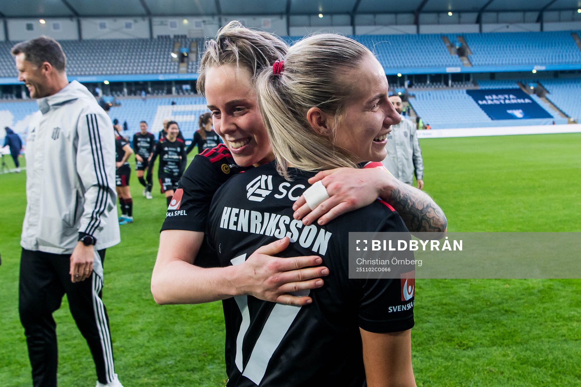 Piteås Cecilia Edlund och Selina Henriksson jublar