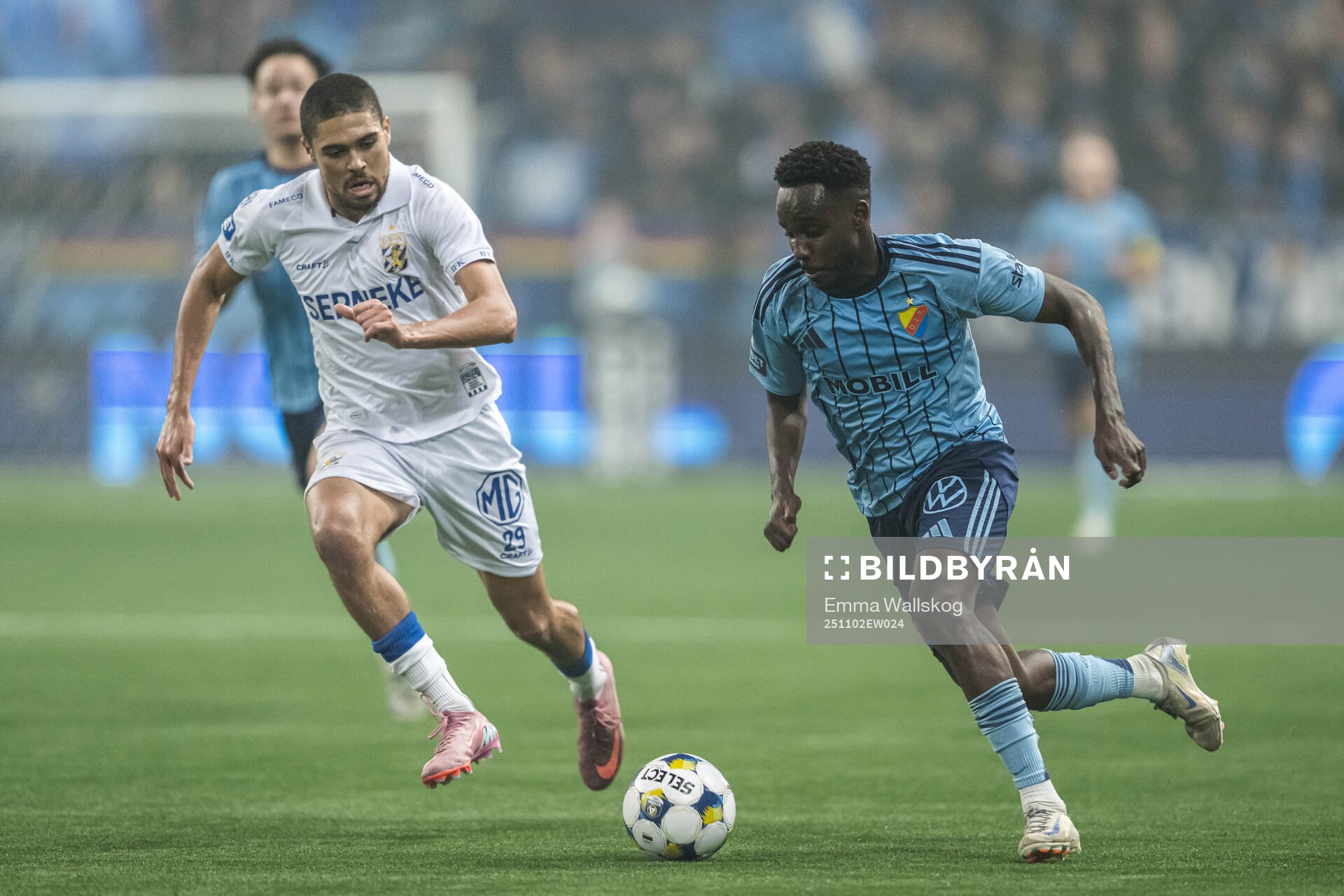 IFK Göteborgs Thomas Santos och Djurgårdens Tokmac Nguen