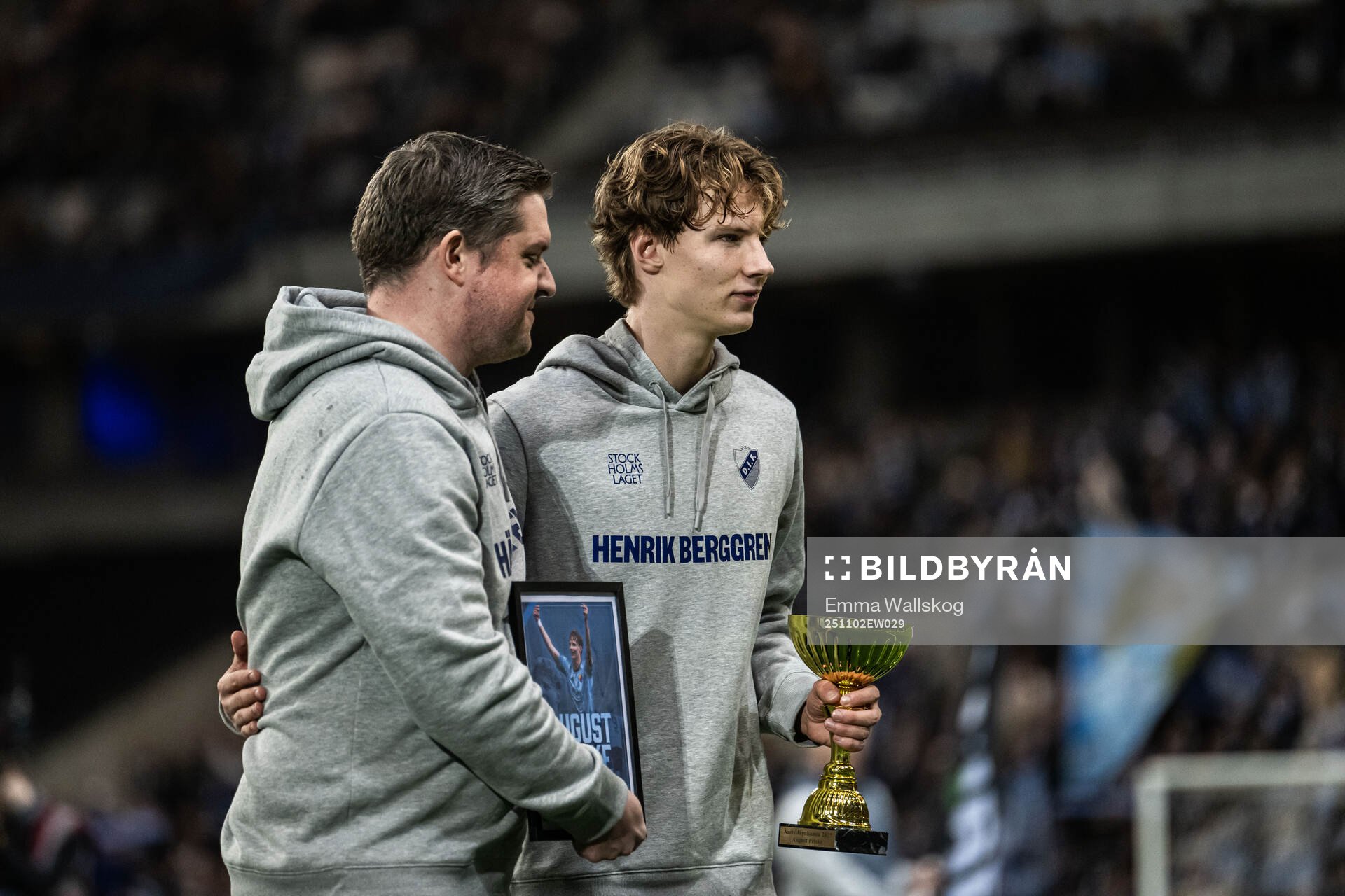 Djurgårdens August Priske Flyger tar emot pris som Årets