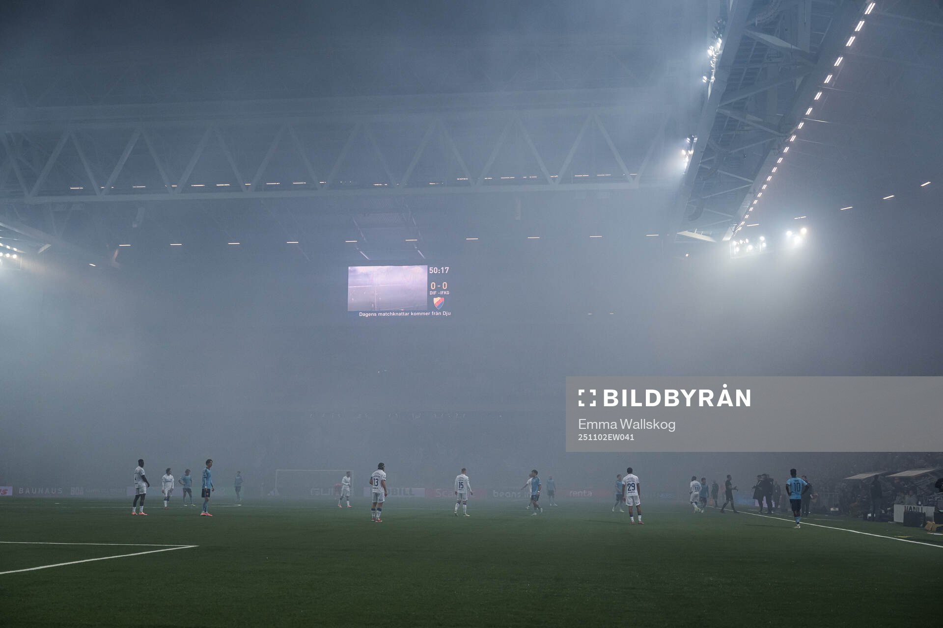 Tillfälligt spelavbrott på grund av pyroteknik