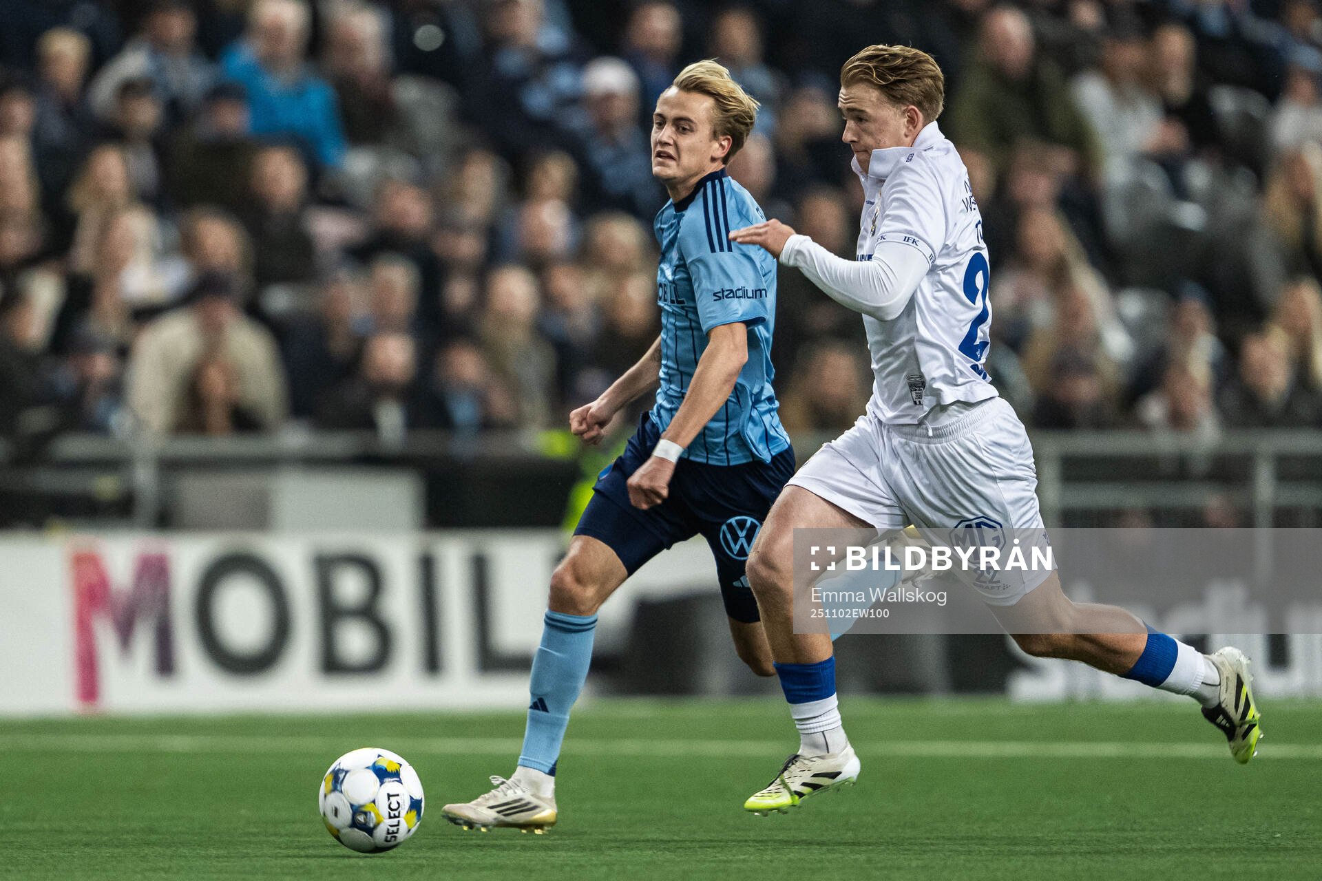 Djurgårdens Oskar Fallenius och IFK Göteborgs Noah Tolf