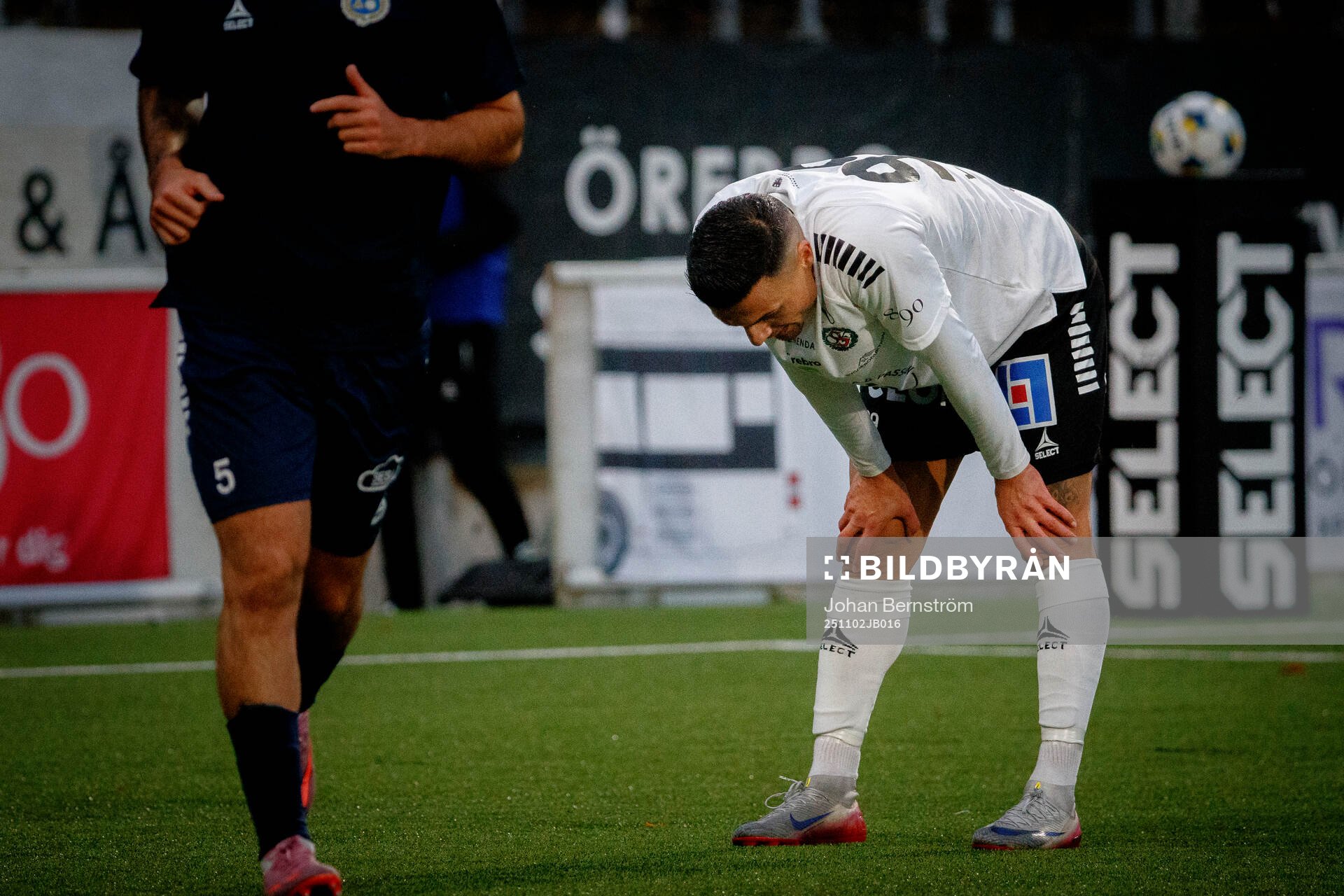 Örebros Ahmed Yasin deppar fotbollsmatchen i Superettan