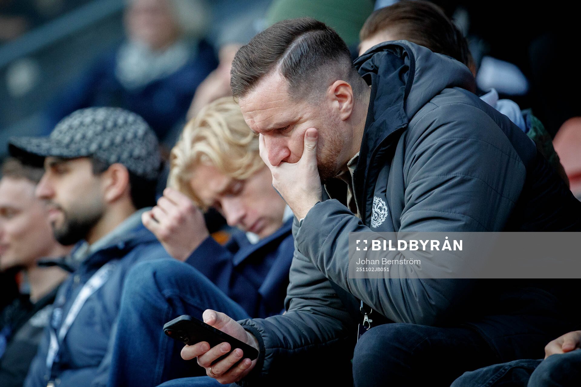 Örebros sportchef Enes Ahmetovic på läktaren