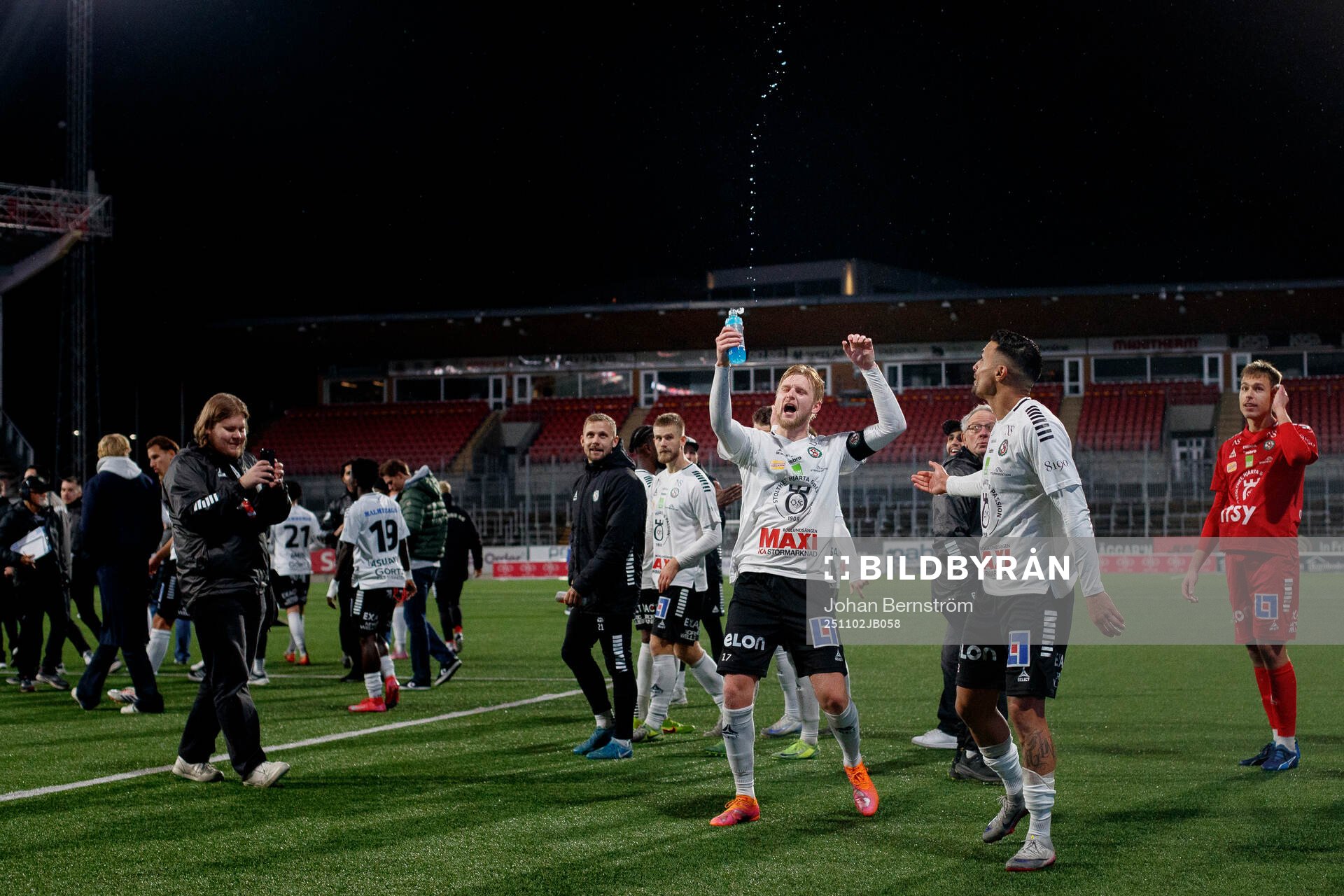 Örebros Karl Holmberg jublar