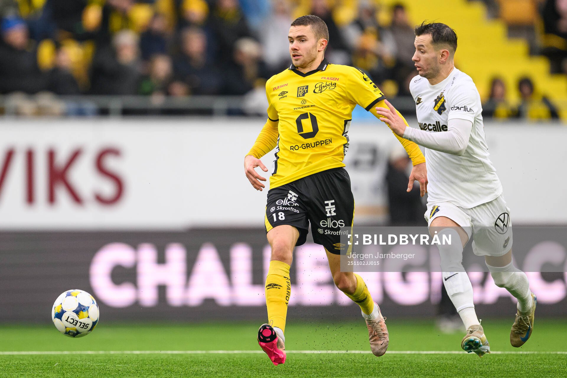 Elfsborgs Julius Magnusson och AIKs Bersant Celina