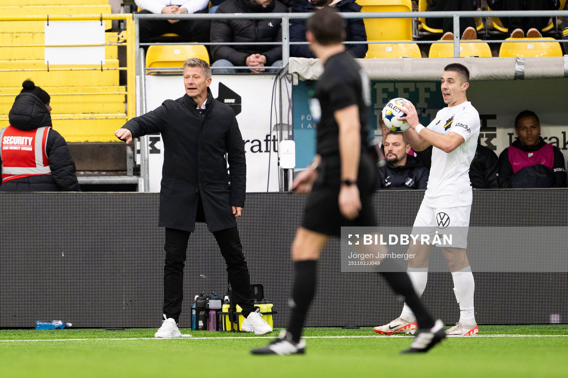 AIKs tränare Mikkjal Thomassen