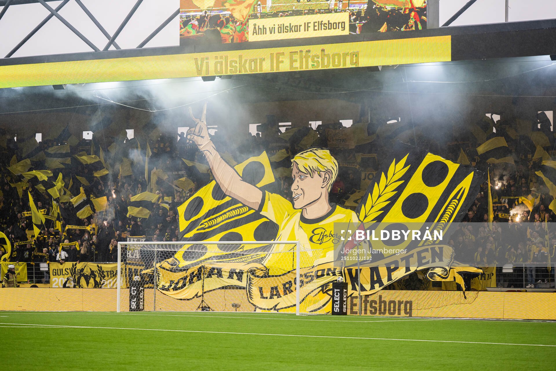 Tifo och hyllning till Elfsborgs Johan Larsson
