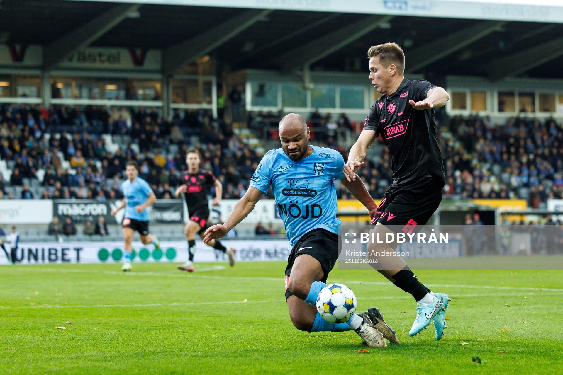 Brommapojkarnas Serge-Junior Martinsson Ngouali och