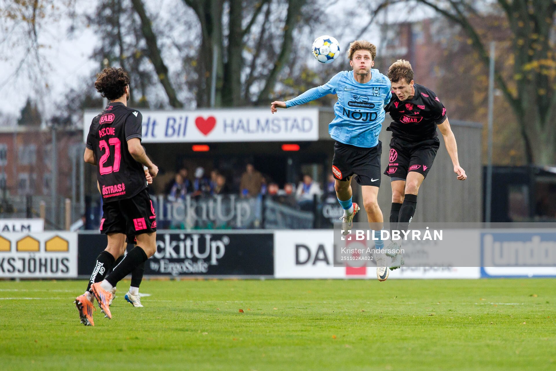 Brommapojkarnas Lukas Björklund och Halmstads Filip