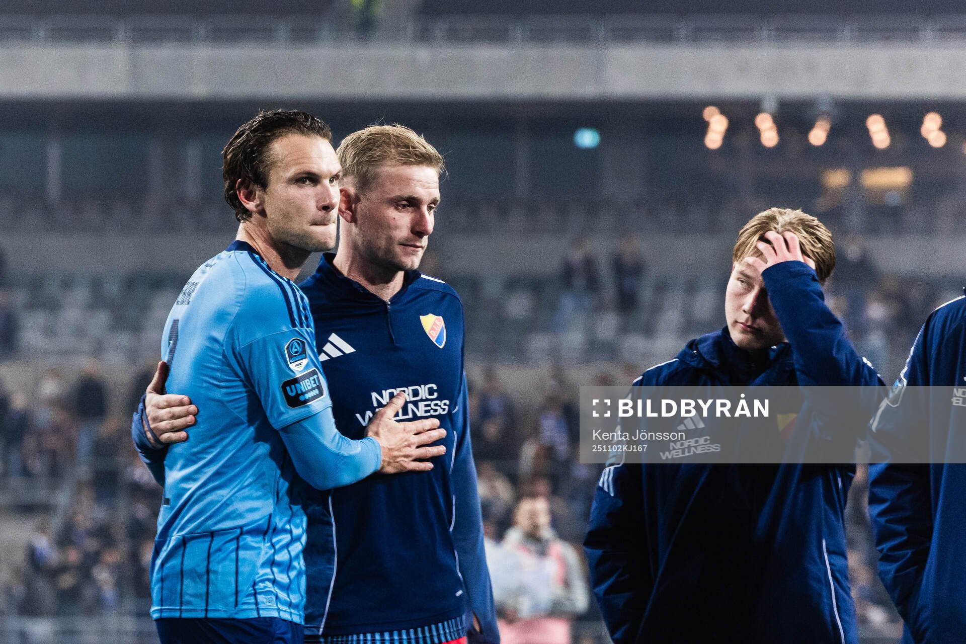 Djurgårdens Albin Ekdal och målvakt Jacob Rinne deppar