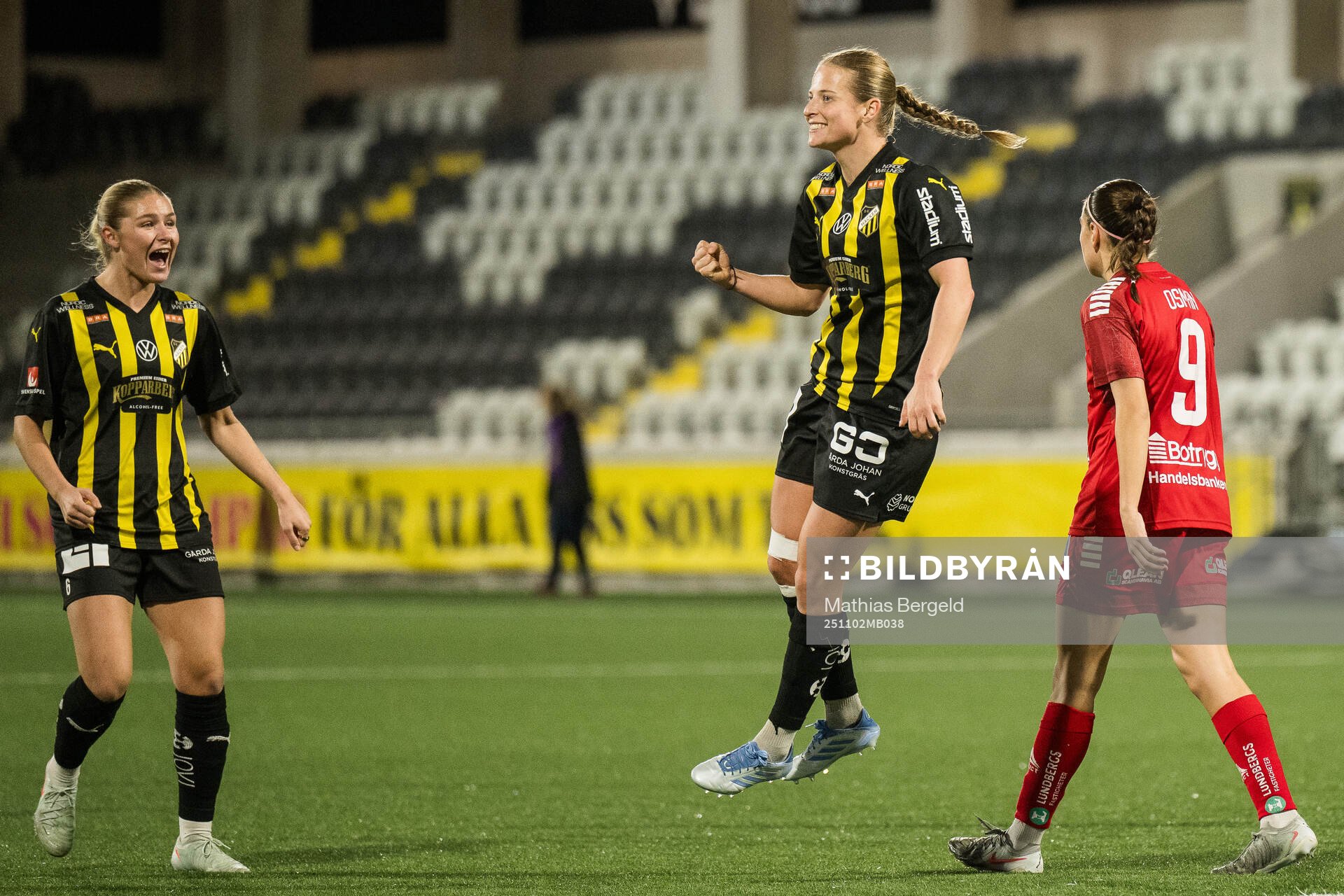 Häckens Anna Anvegård jublar