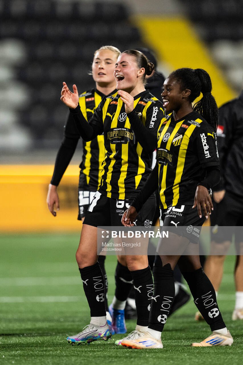 Häckens Paulina Nyström, Hanna Wijk och Monica Jusu Bah