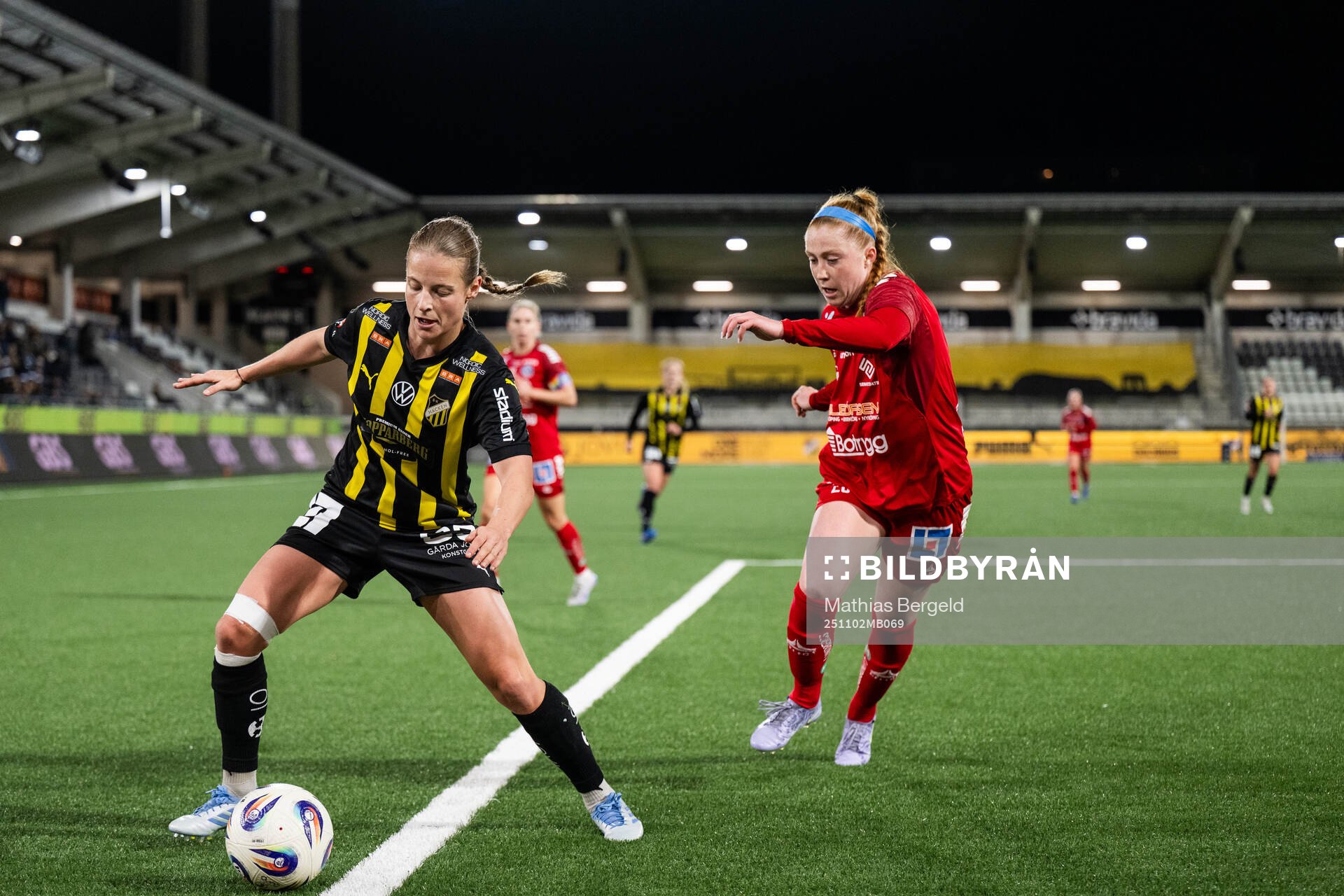 Häckens Anna Anvegård och Linköpings Moira Kelley