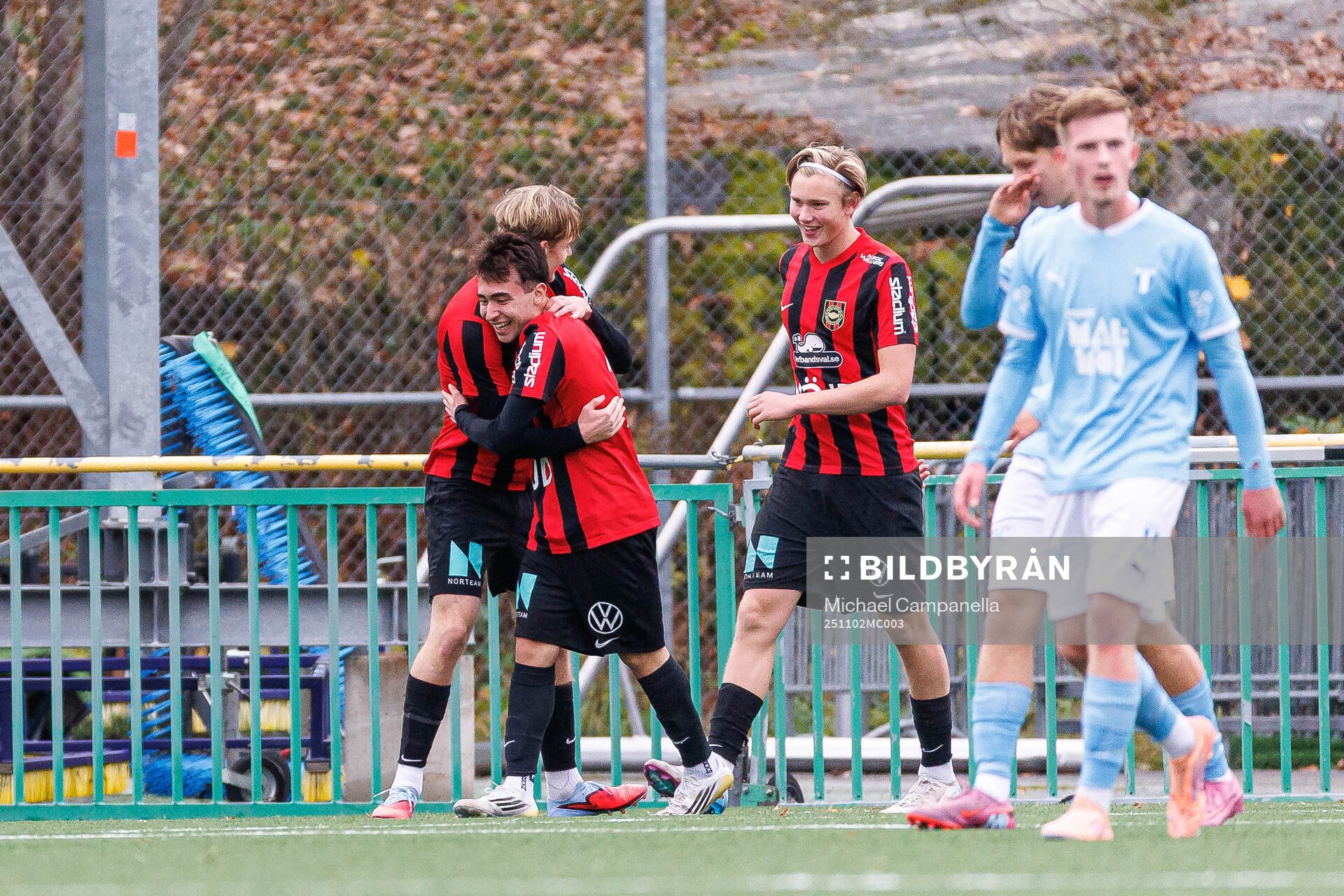 Brommapojkarnas Charlie Eriksson Edvinsson jublar