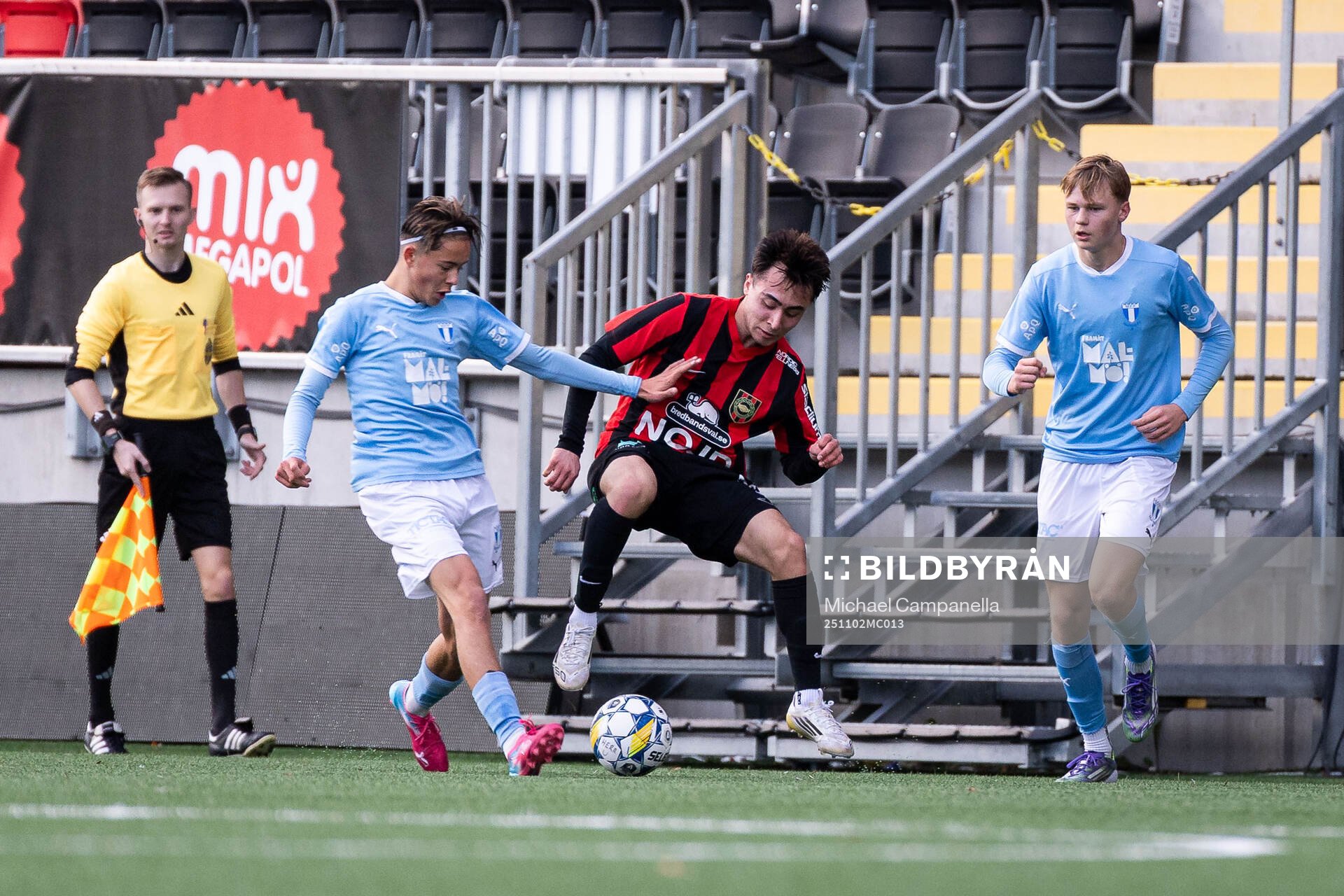 Brommapojkarnas Kayra Üçer och Malmö FFs Vidar Skoglund