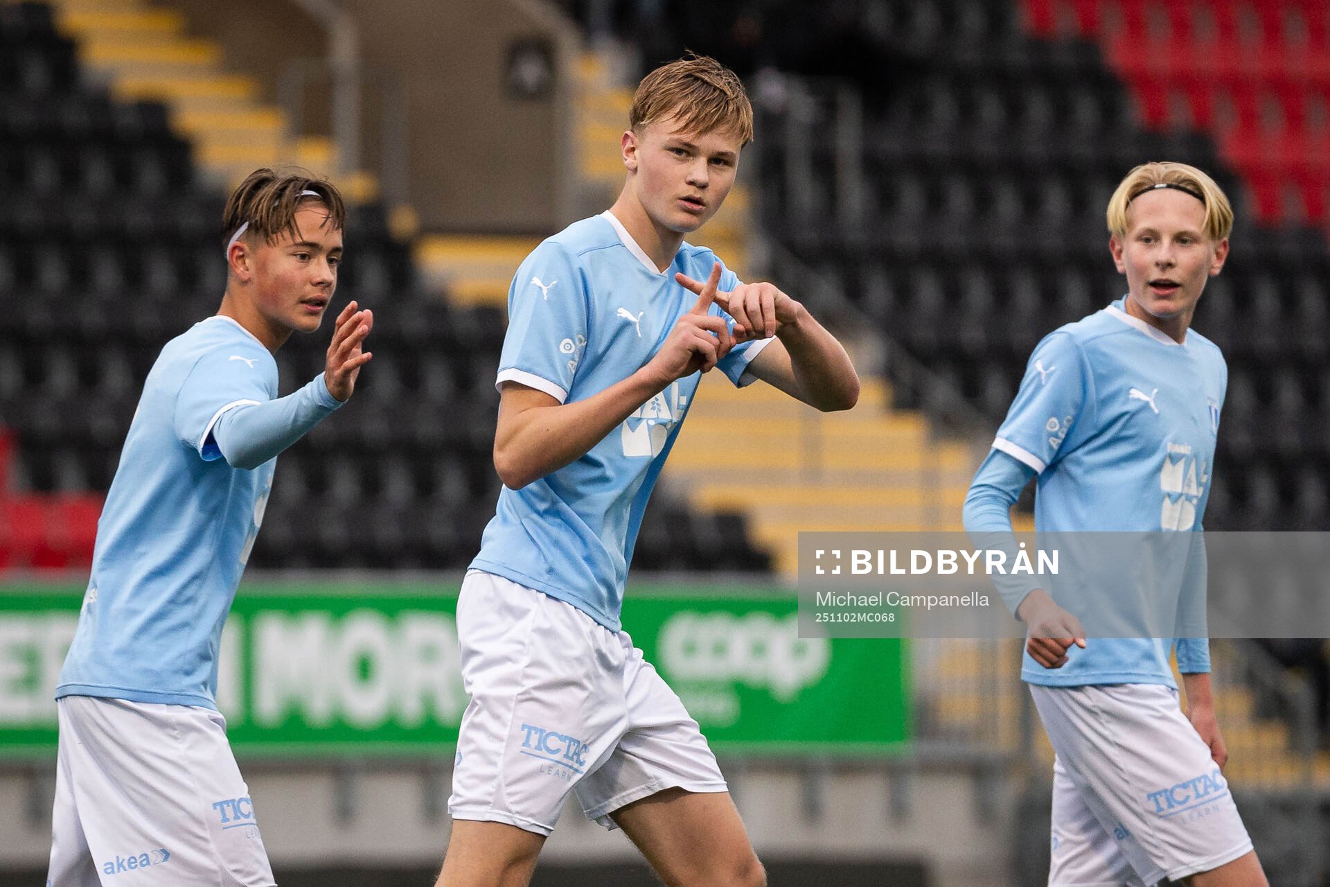 Malmö FFs Elliot Uddenäs jublar