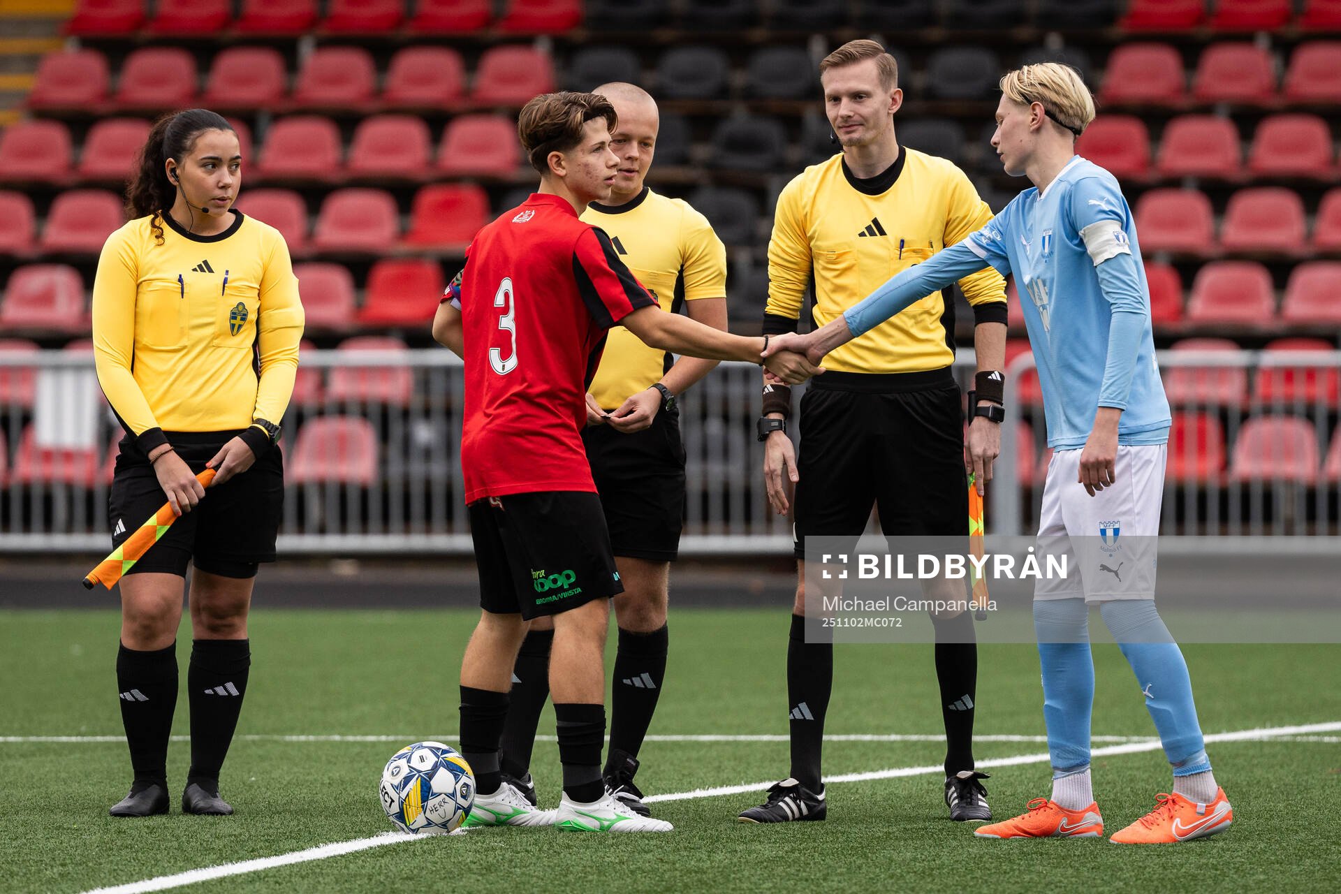 Brommapojkarnas Oliver Djurci och Malmö FFs Svante Källoff