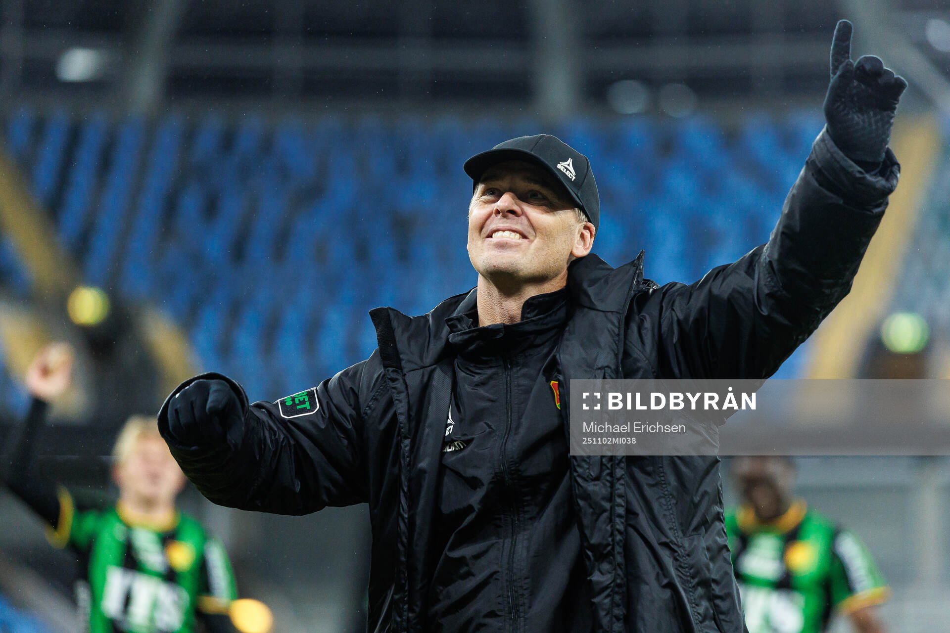 GAIS tränare Fredrik Holmberg jublar
