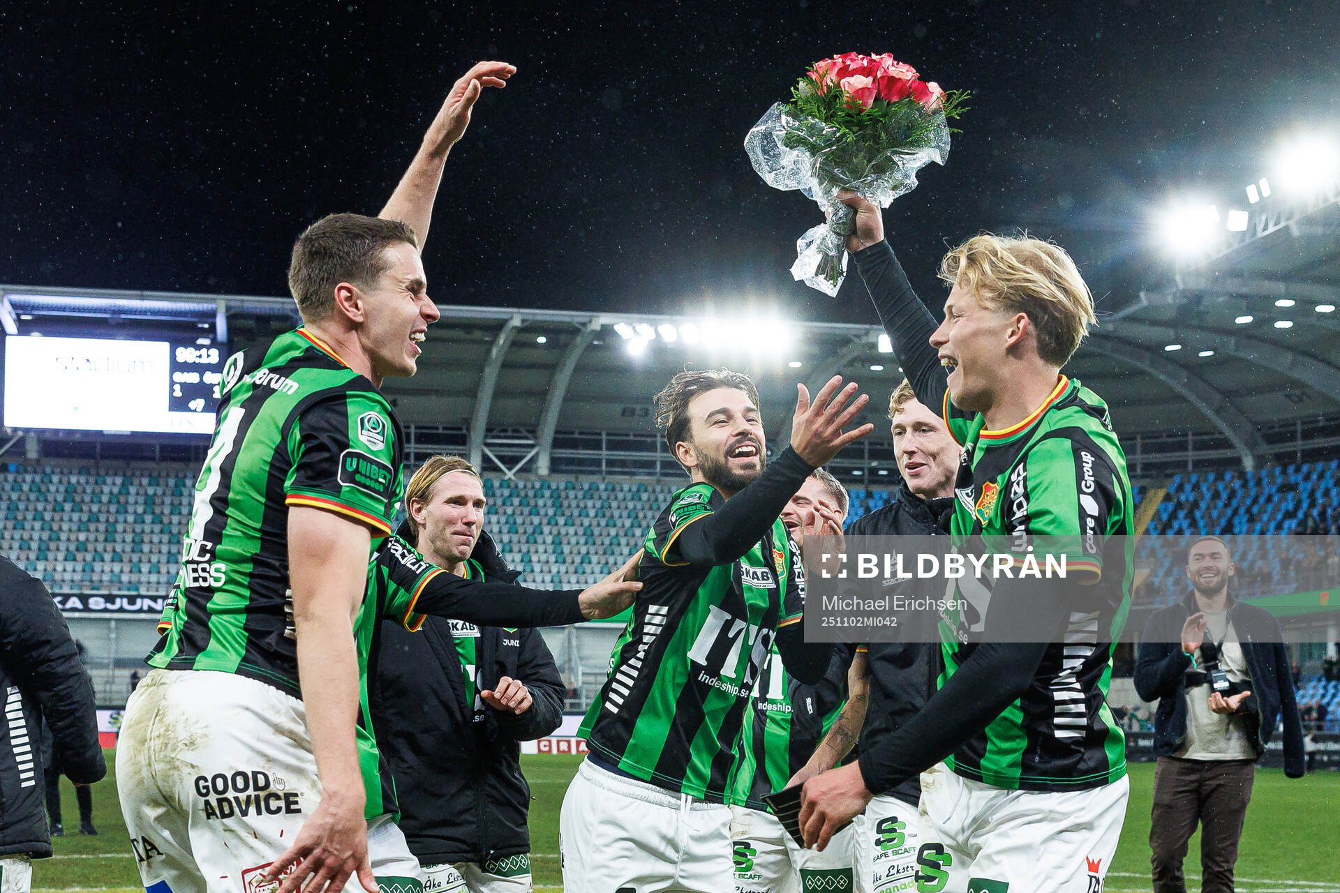 GAIS Oskar Ågren och Rasmus Niklasson Petrovic jublar