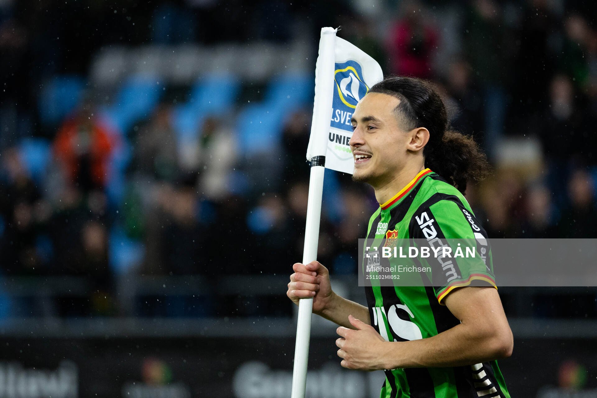 GAIS Amin Boudri jublar med en hörnflagga