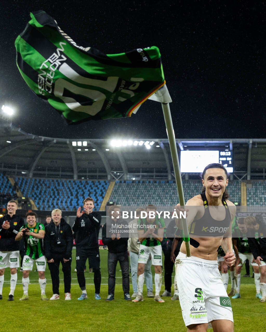 GAIS Amin Boudri jublar med en hörnflagga
