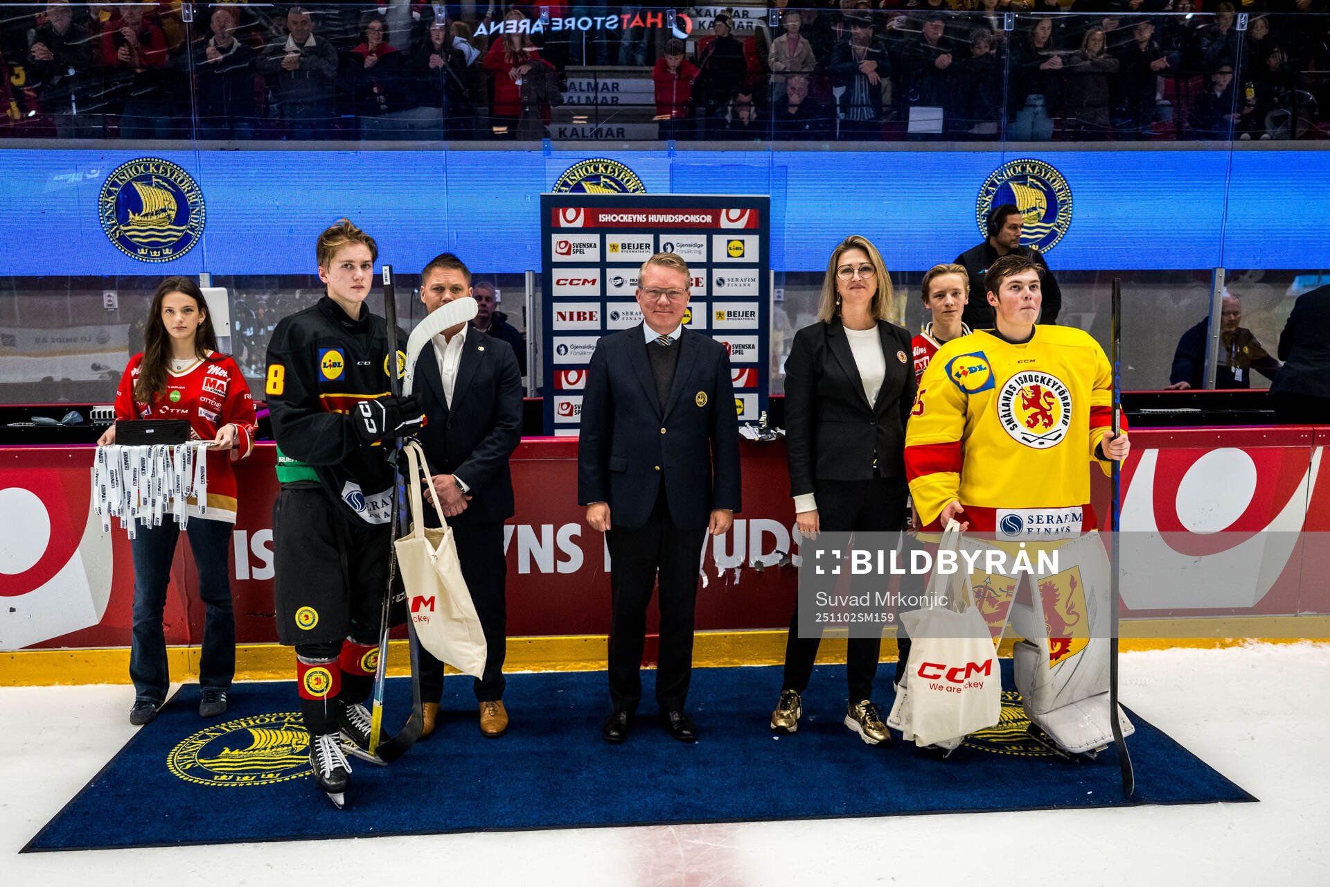 Skånes Philipn Herrlin och Smålands målvakt Hannes