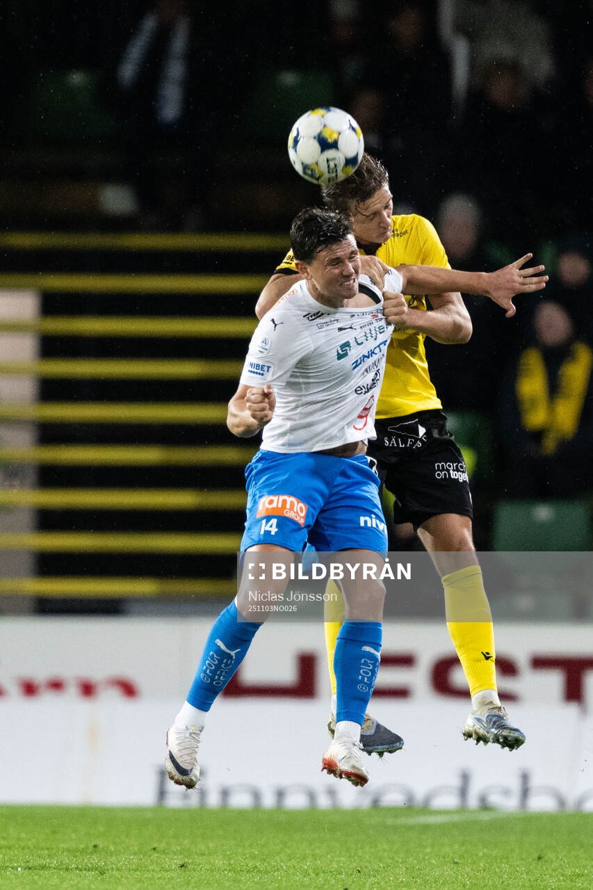 Värnamos Marcus Antonsson och Mjällbys Ludvig Tidstrand