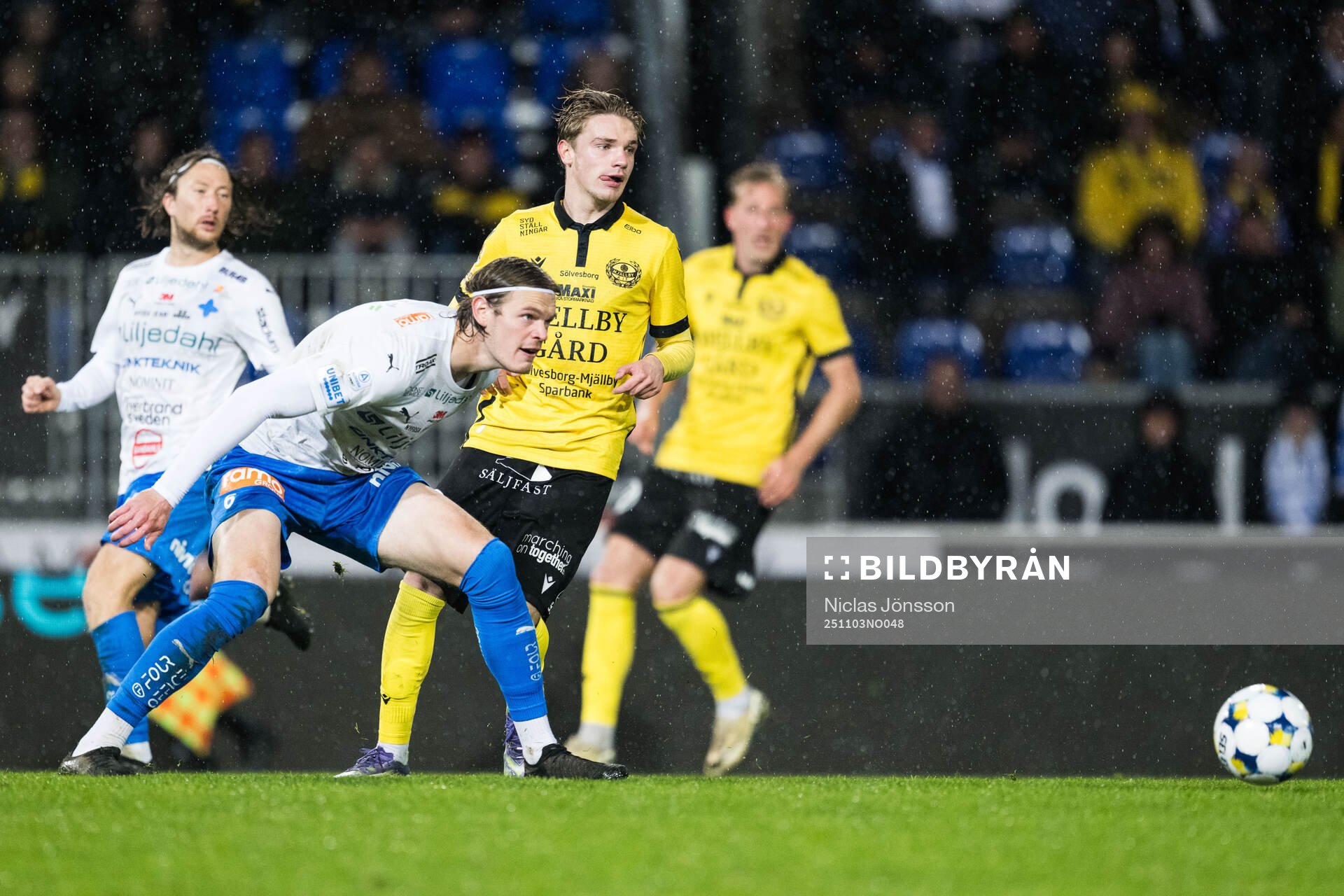 Värnamos Armandas Raudonisoch Mjällbys Jeppe Kjaer