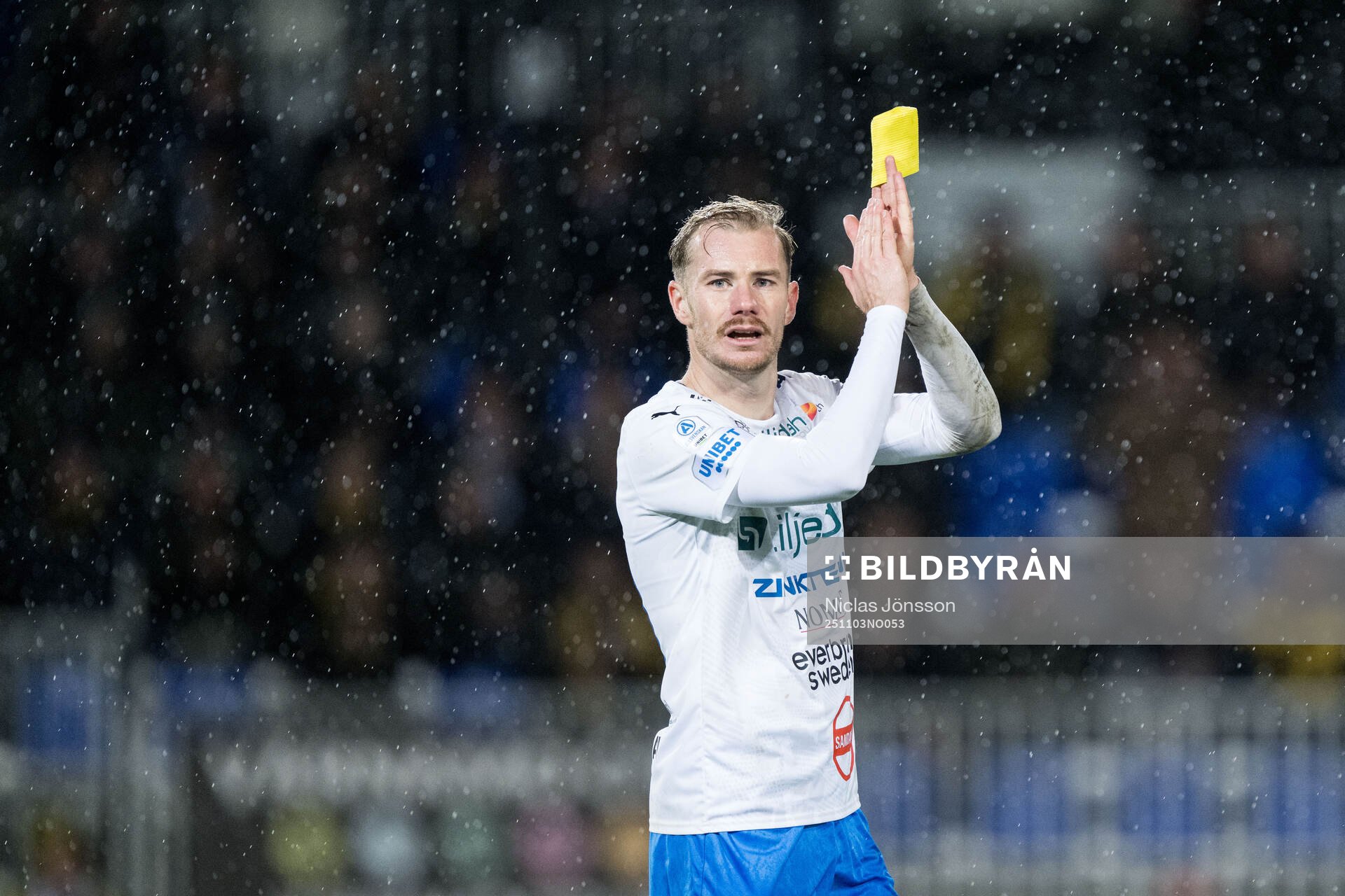 Värnamos Freddy Winsth lämnar planen