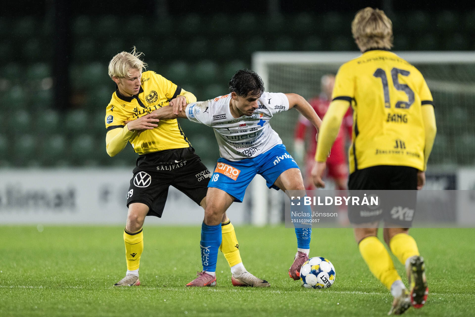 Mjällbys Romeo Leandersson och Värnamos Mohammad