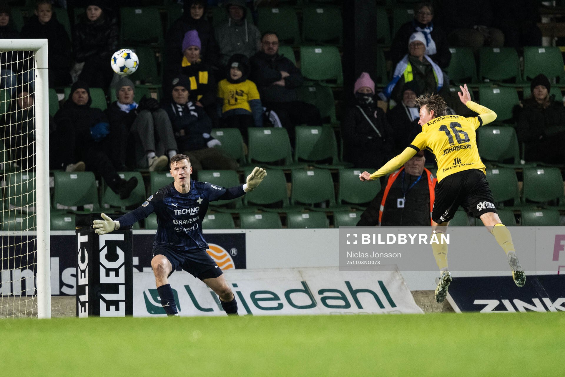 Mjällbys Alexander Johansson gör 0-5 bakom Värnamos