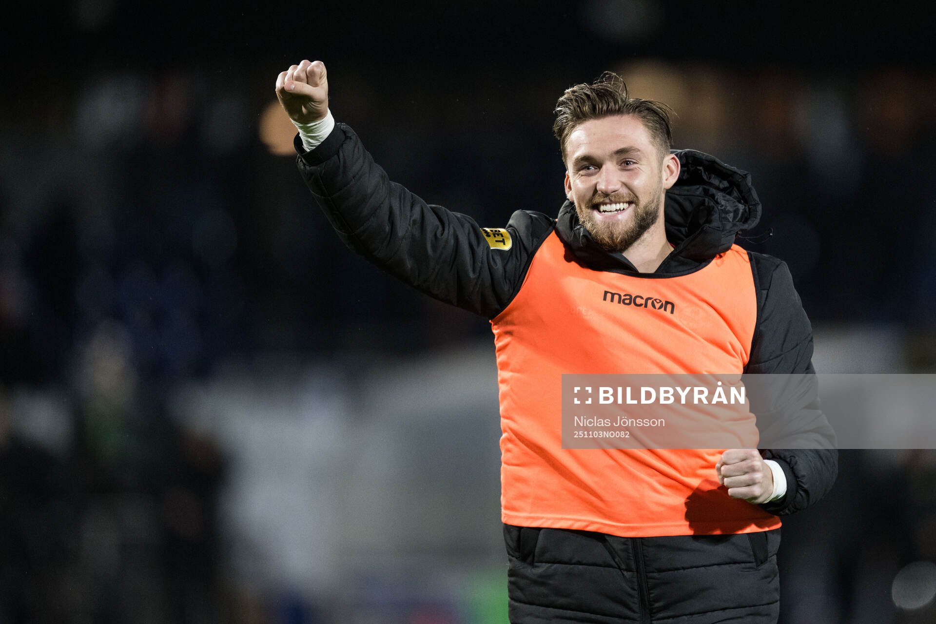 Mjällbys målvakt Noel Törnqvist jublar