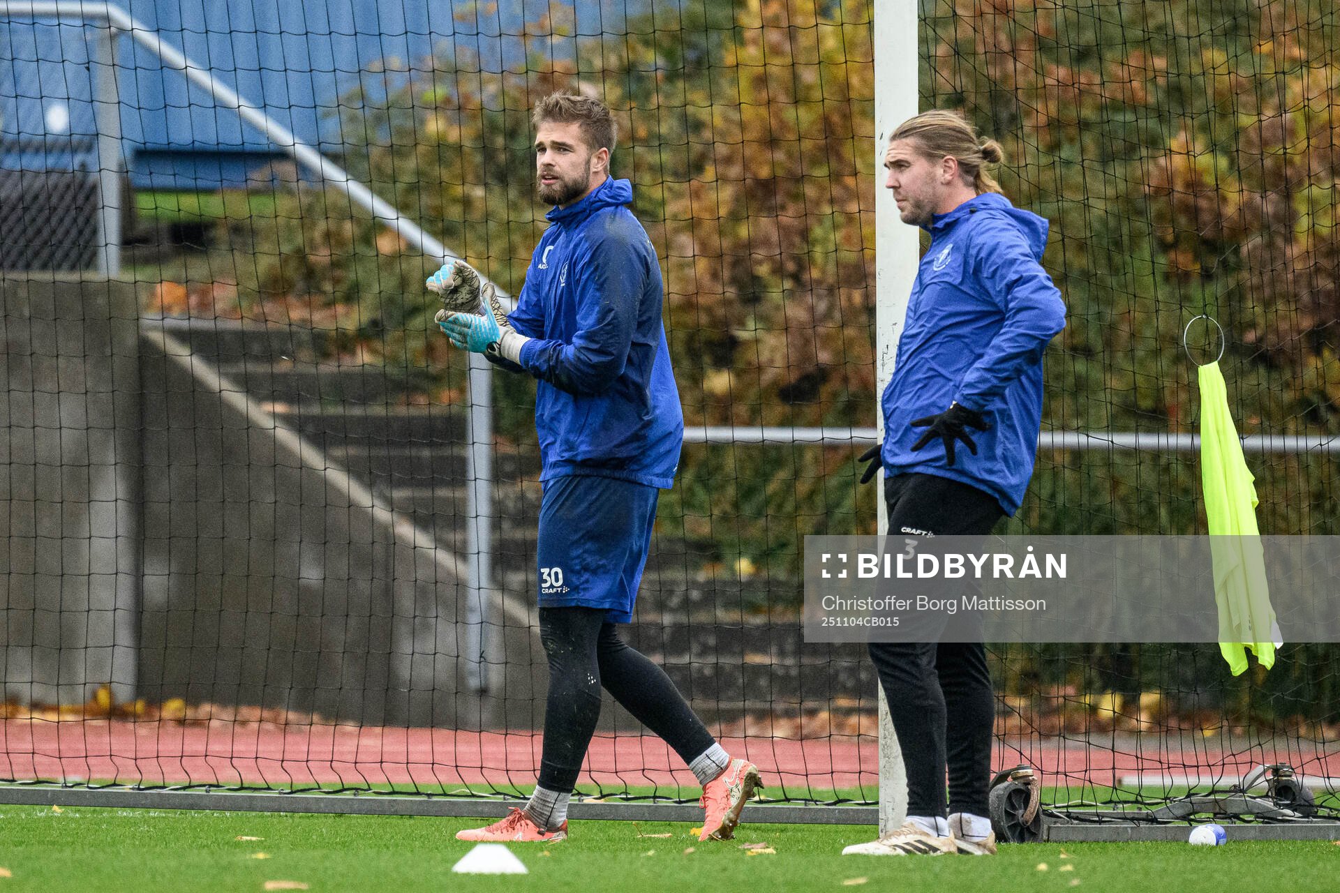 Målvakt Victor Astor och Charlie Weberg