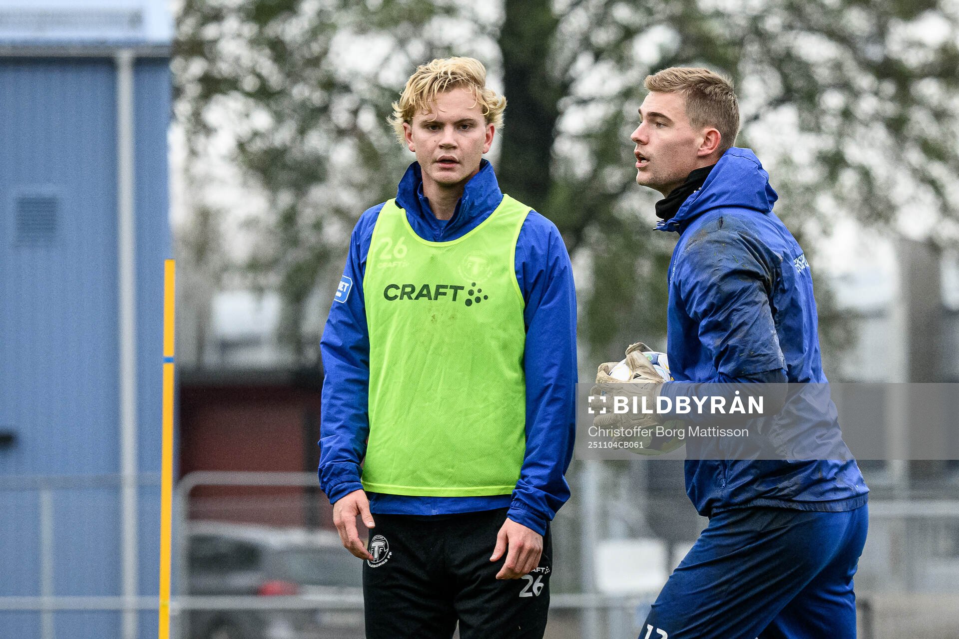 Johannes Käck och målvakt Mathias Nilsson