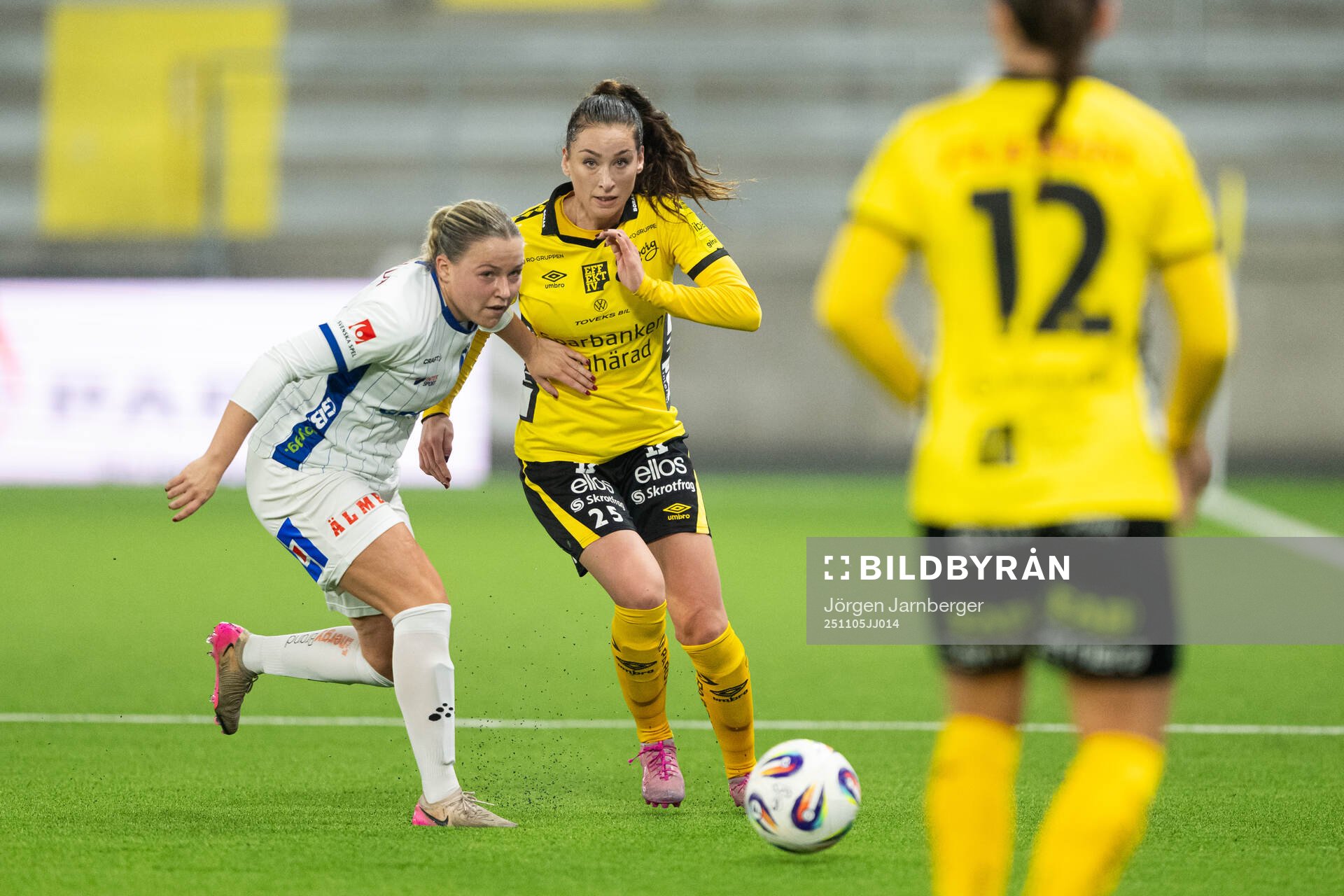 Växjö DFFs Elvira Hammarbäck och Elfsborgs Izabella