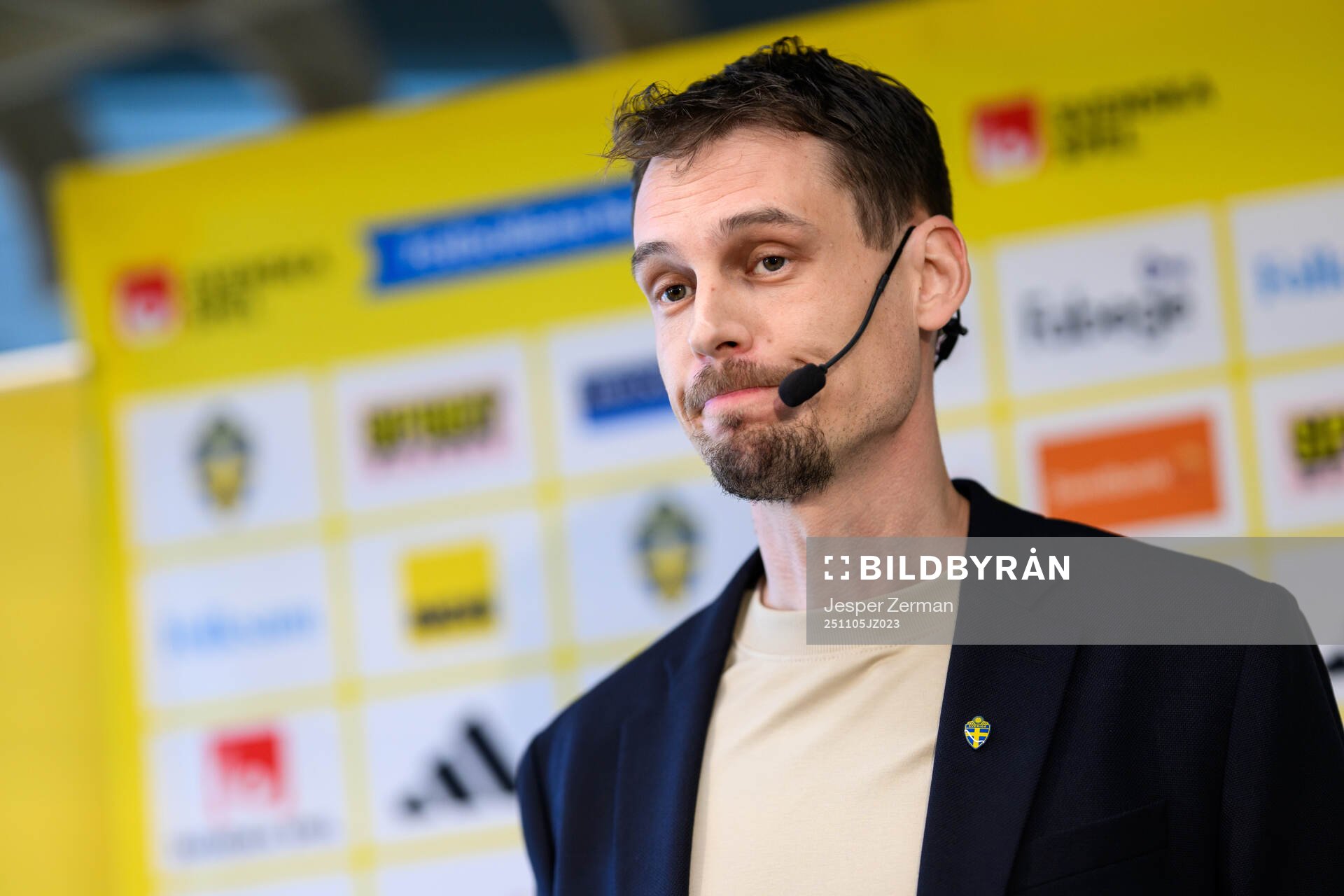 Head coach Daniel Bäckström of the Swedish