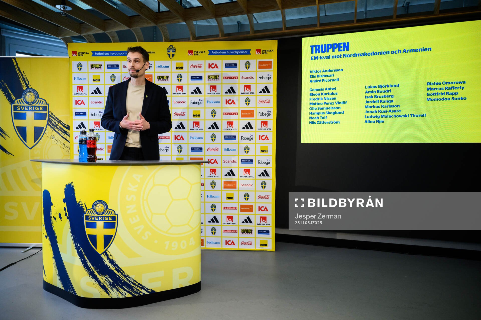 Head coach Daniel Bäckström of the Swedish