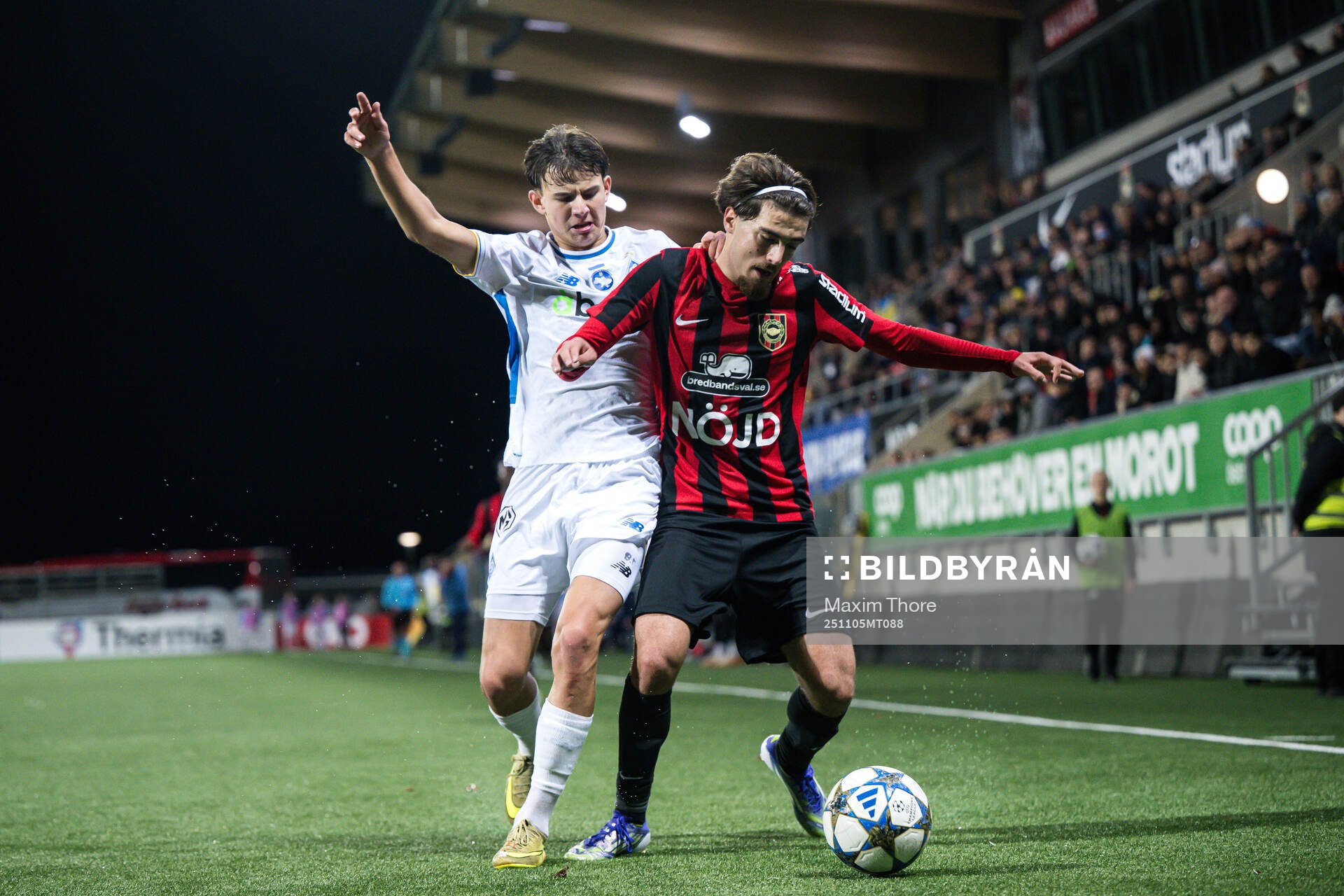 Pavlo Liusin of Dynamo Kyiv and Leart Krasniqi of
