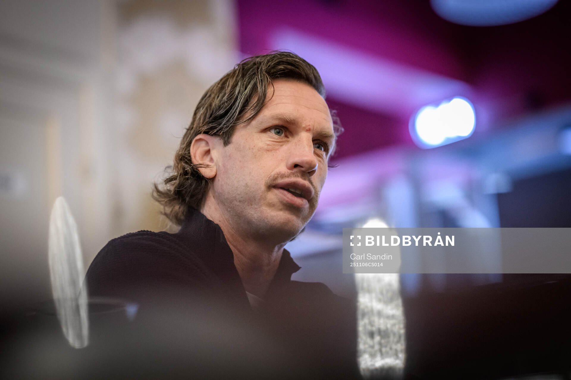IFK Göteborgs Gustav Svensson blir intervjuad