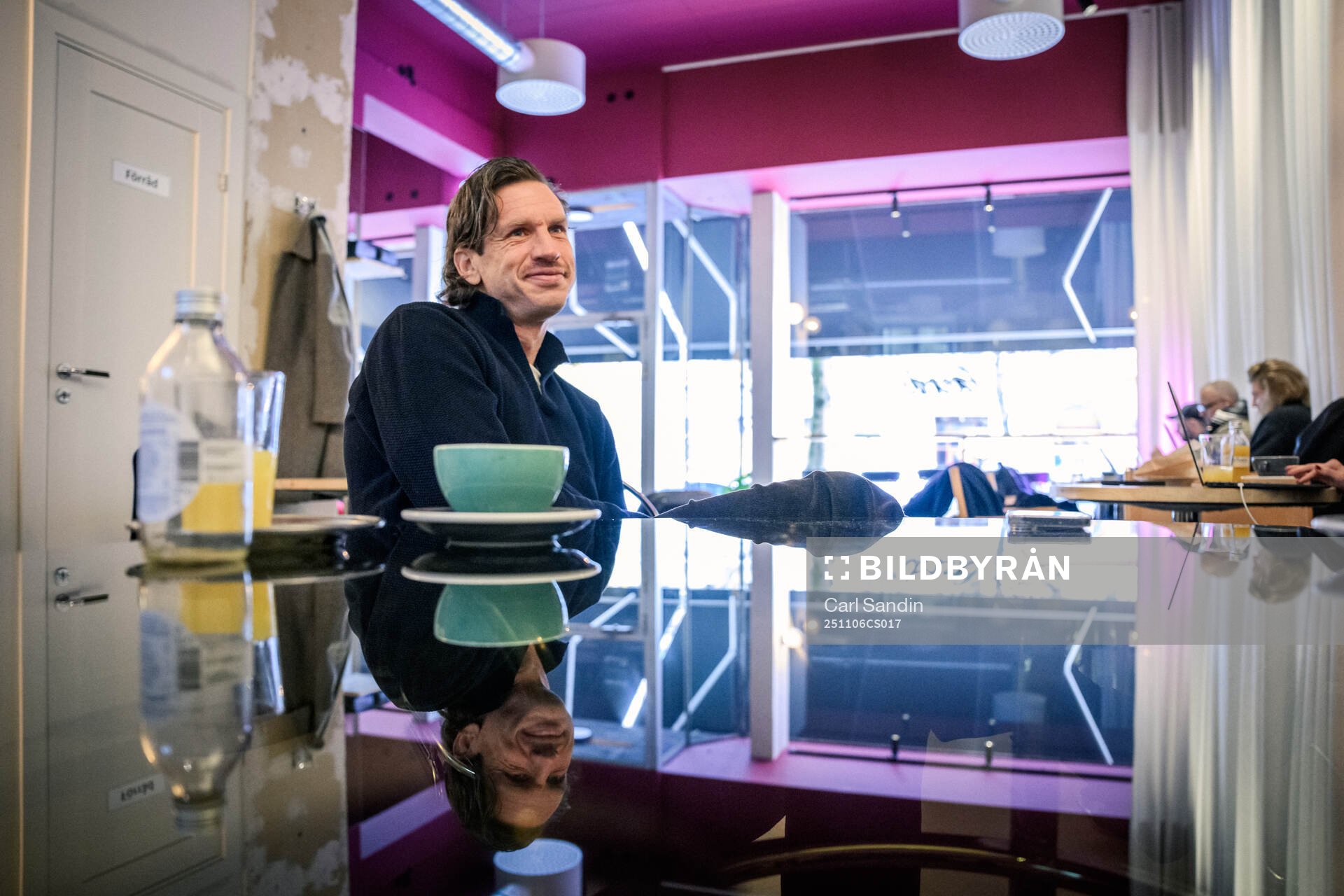 IFK Göteborgs Gustav Svensson blir intervjuad