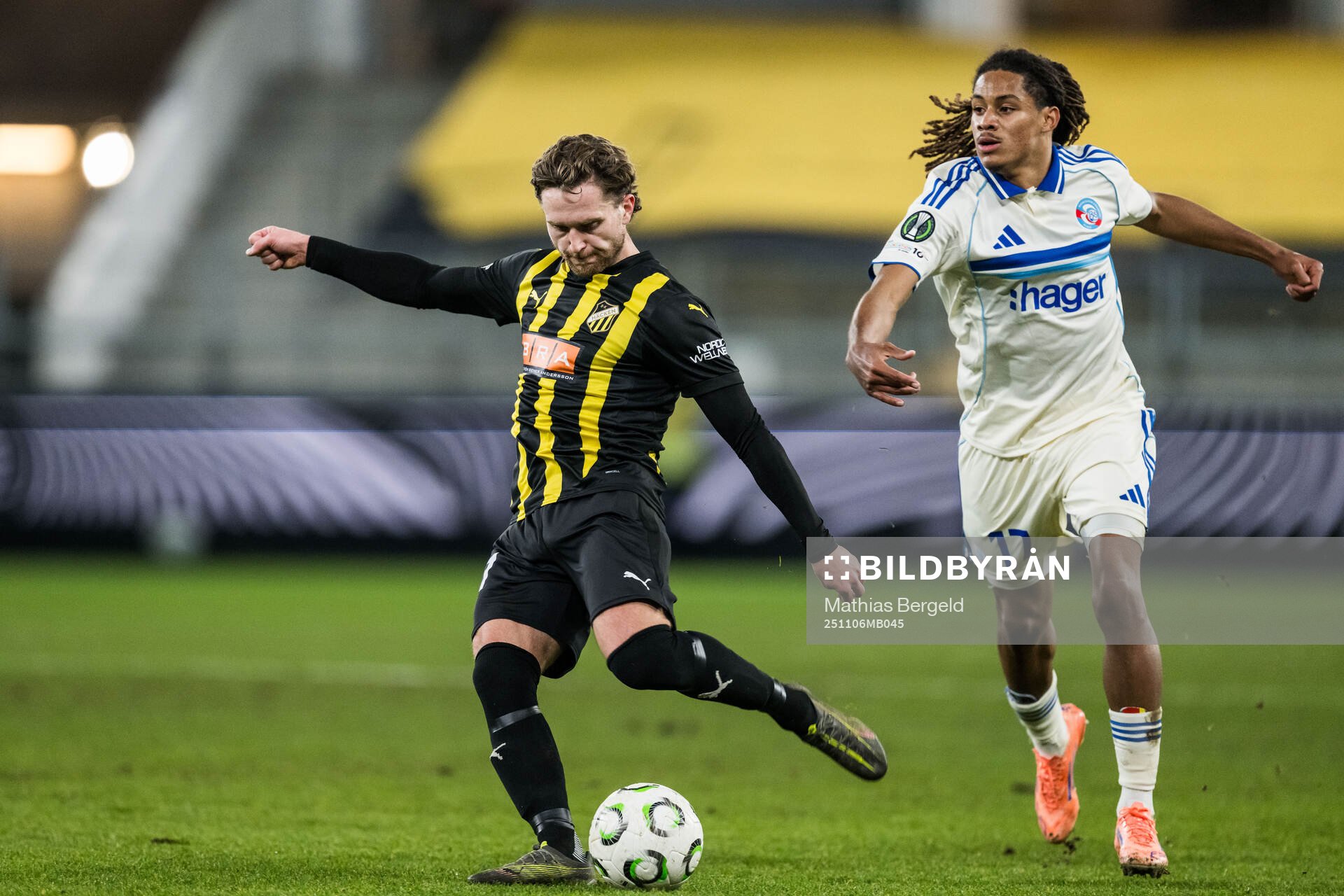 Adam Lundkvist of Häcken and Mathis Amougou of Strasbourg