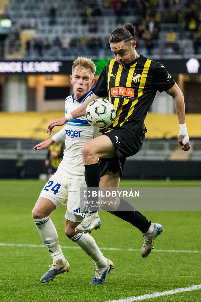 Lucas Høgsberg of Strasbourg and Amor Layouni of Häcken