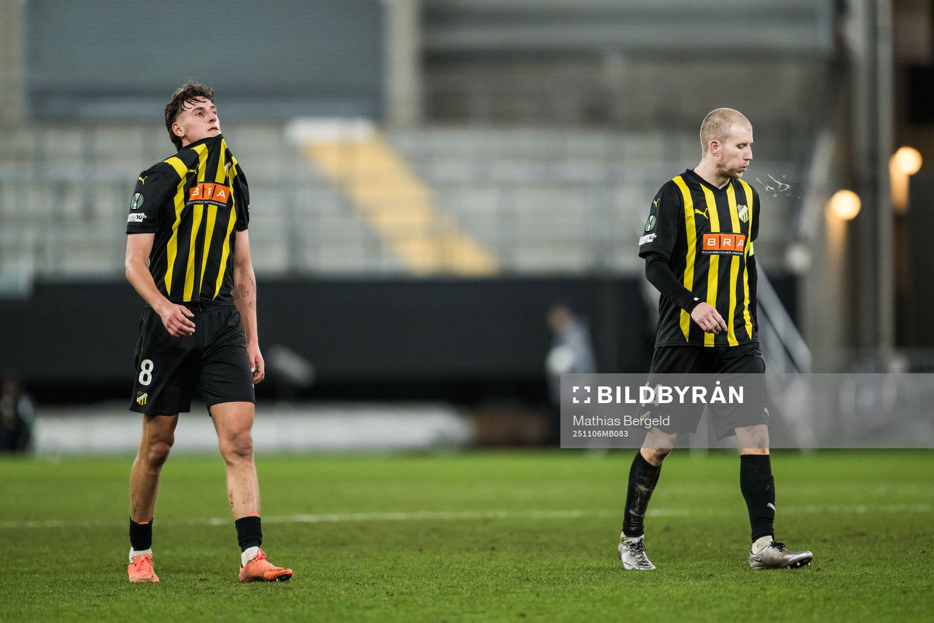 Silas Andersen and Simon Gustafson of Häcken look dejected