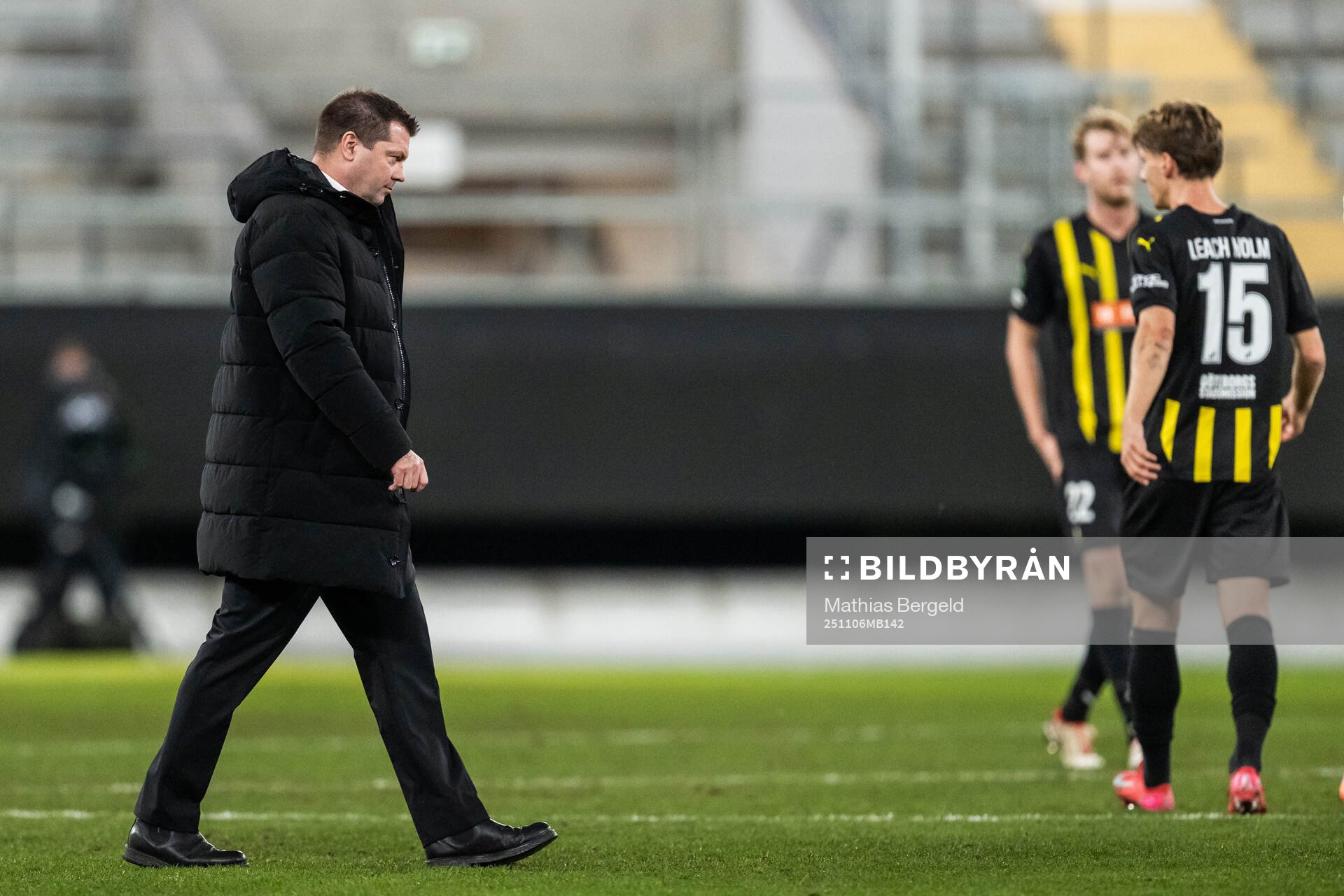 Head coach Jens Gustafsson of Häcken looks dejected