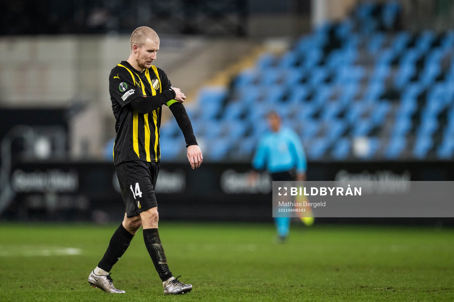 Simon Gustafson of Häcken looks dejected