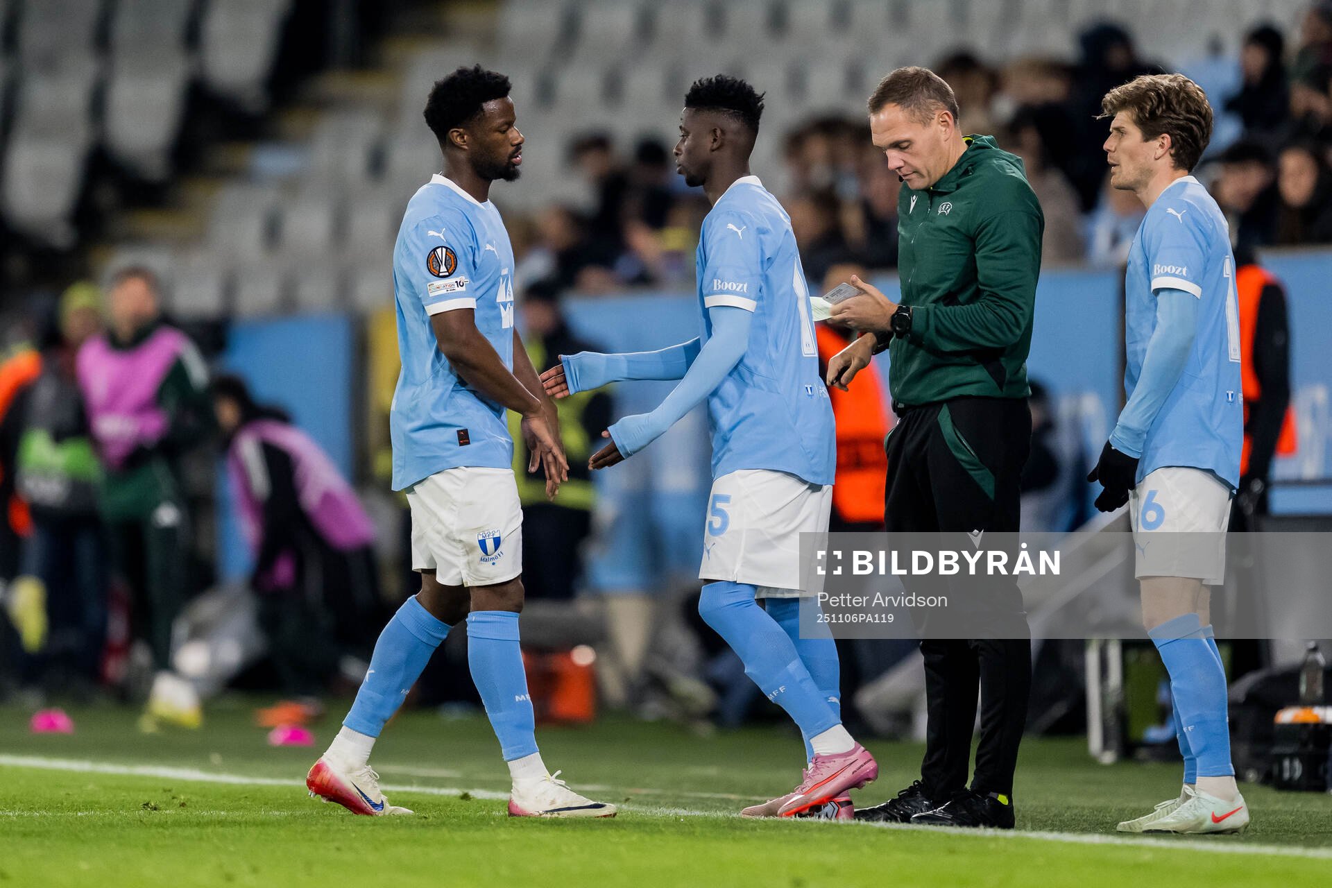 Emmanuel Ekong and Salifou Soumah of Malmö FF