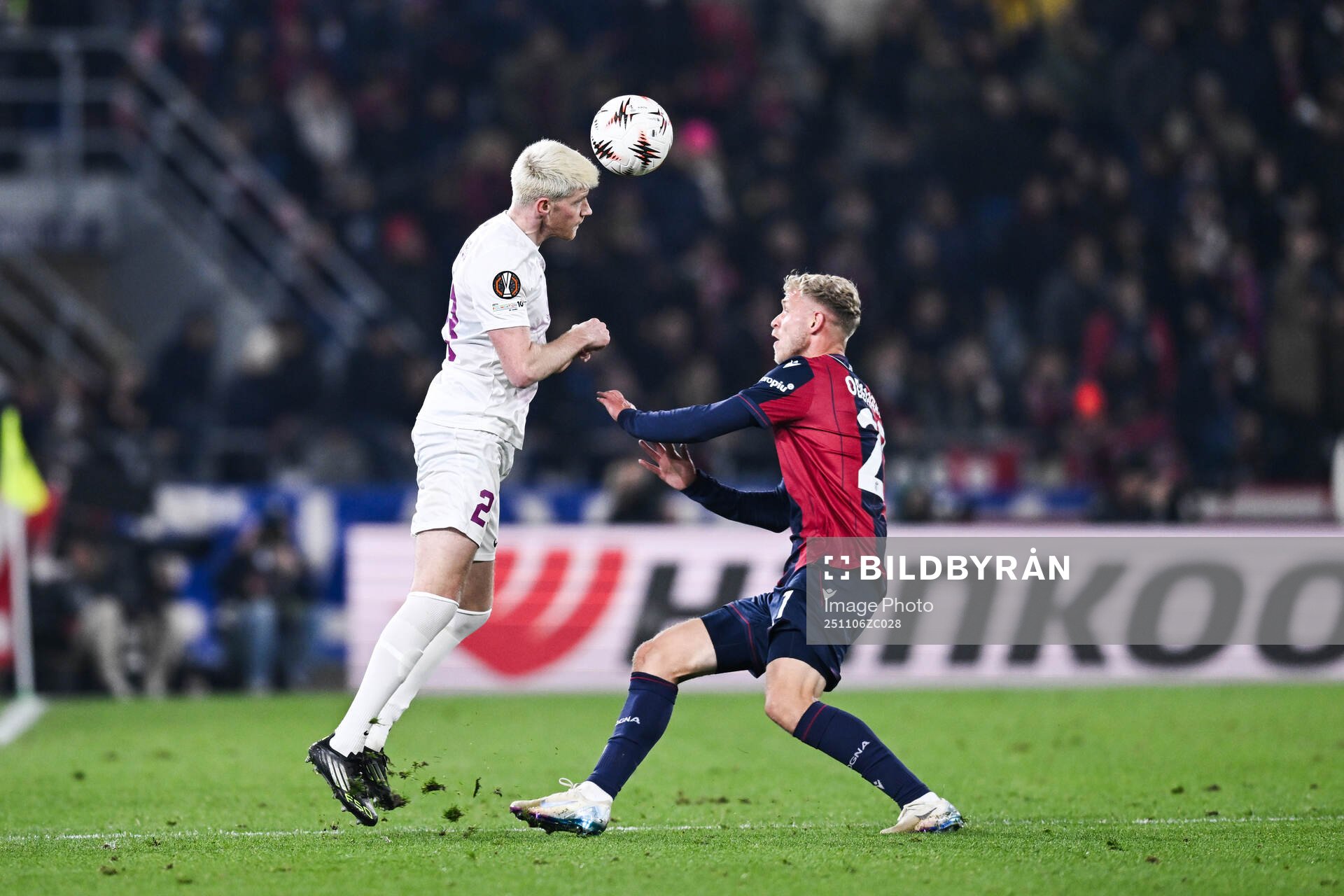 Thore Pedersen of Brann and Jens Odgaard of Bologna