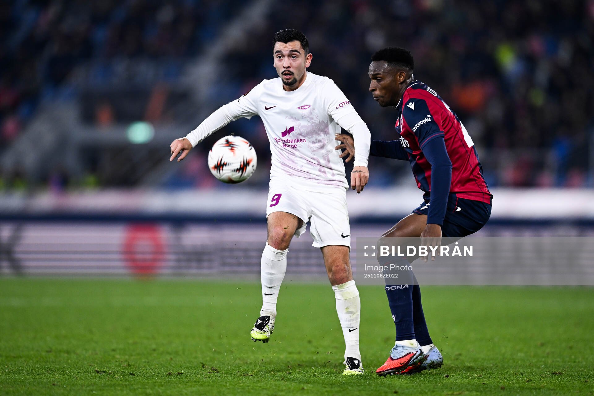 Niklas Castro of Brann and Jhon Lucumi of Bologna