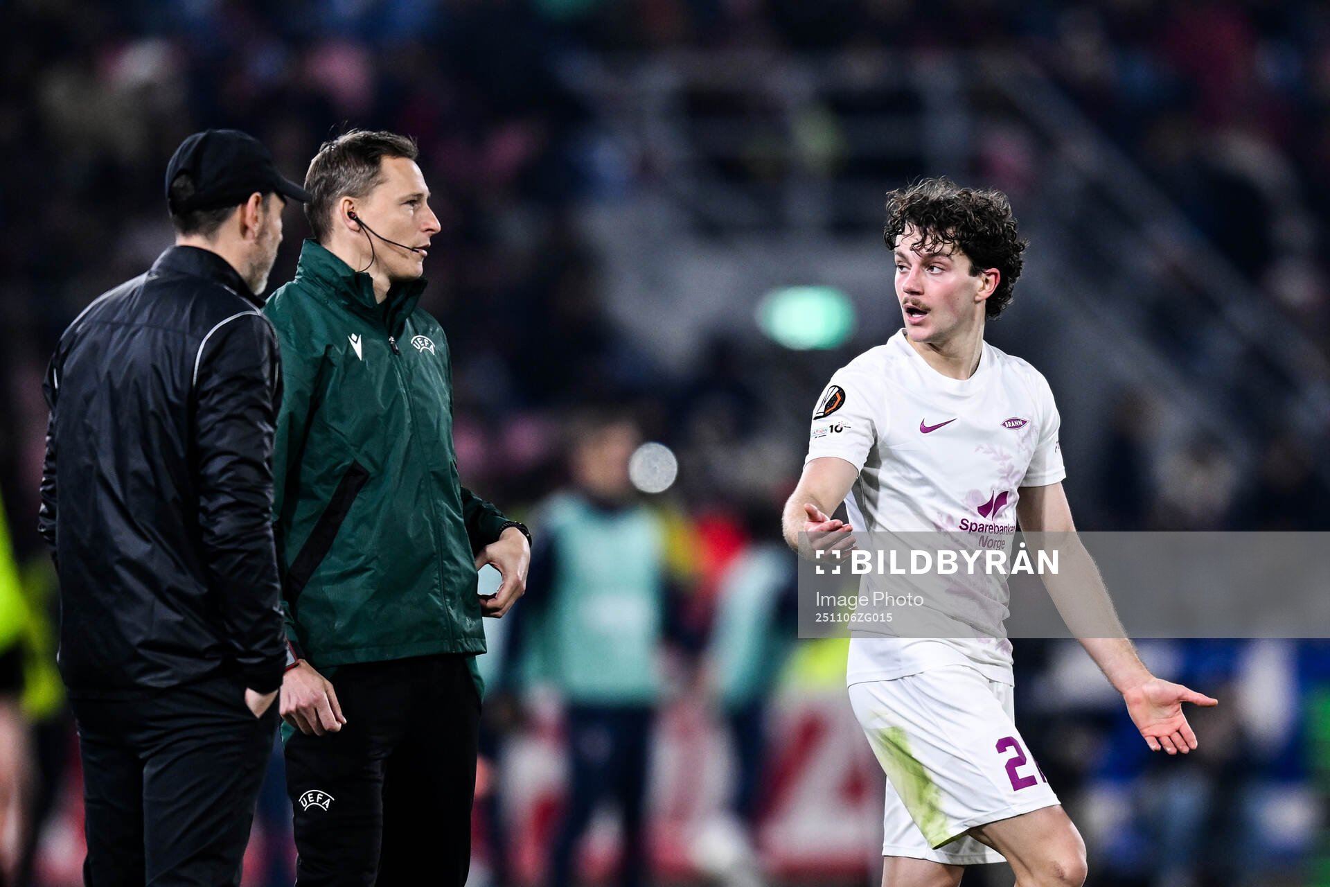 Head coach Freyr Alexandersson and Denzel De Roeve of Brann