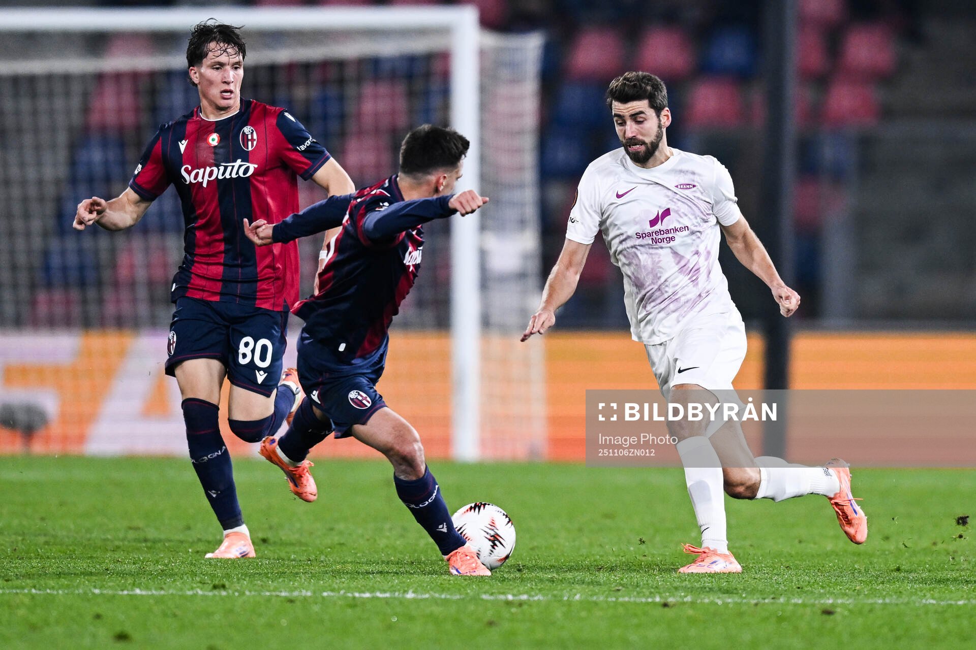 Giovanni Fabbian and Vetle Dragsnes of Brann against Nikola